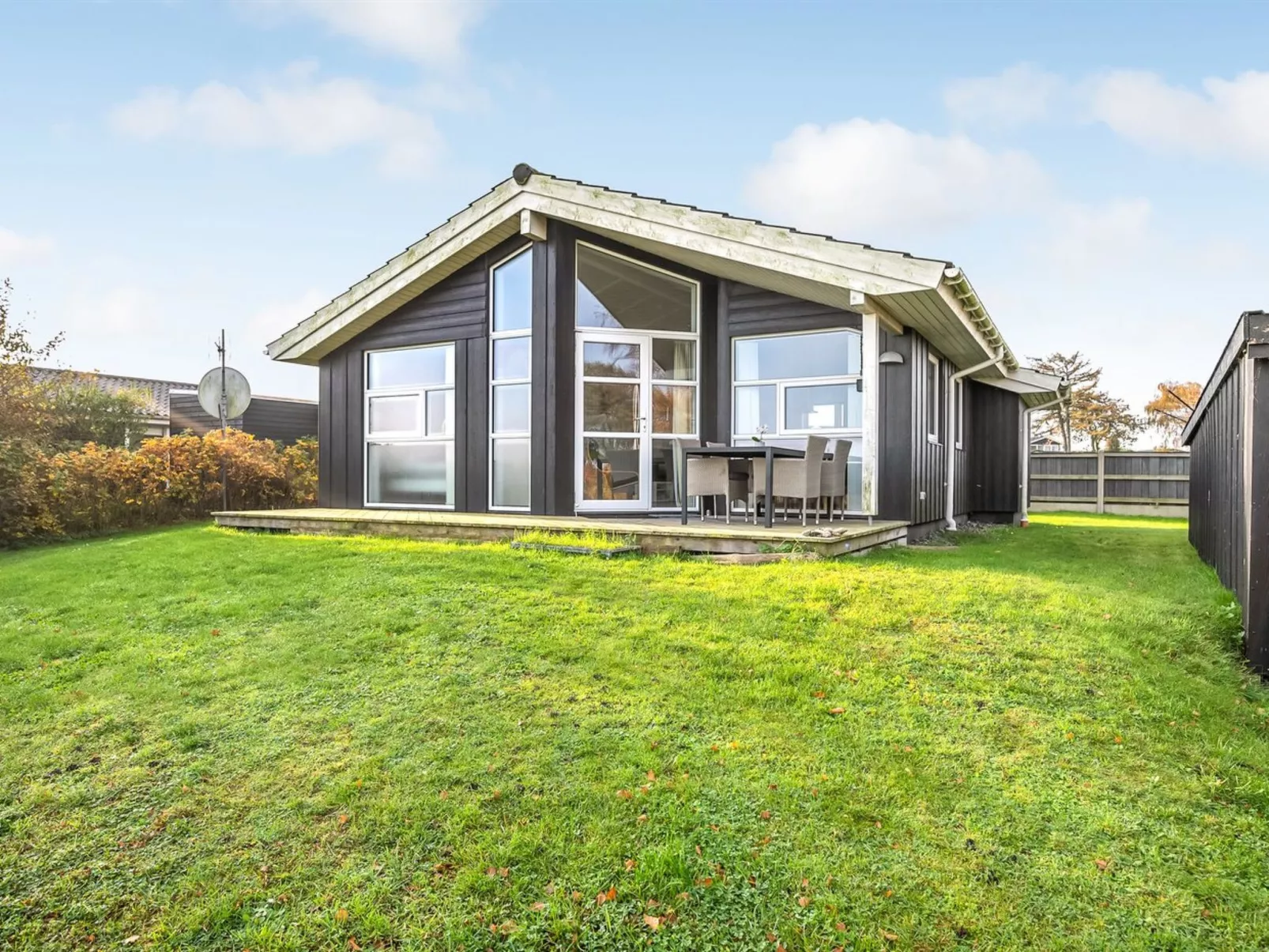 "Duschanka" - 50m to the fjord-Buiten