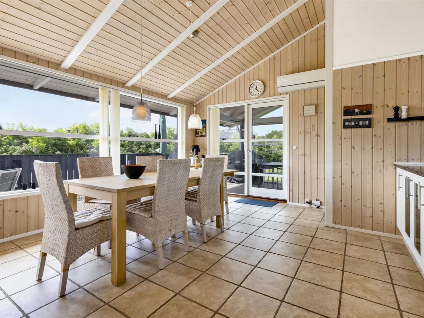 "Tatyana" - 1.0km from the sea-Binnen