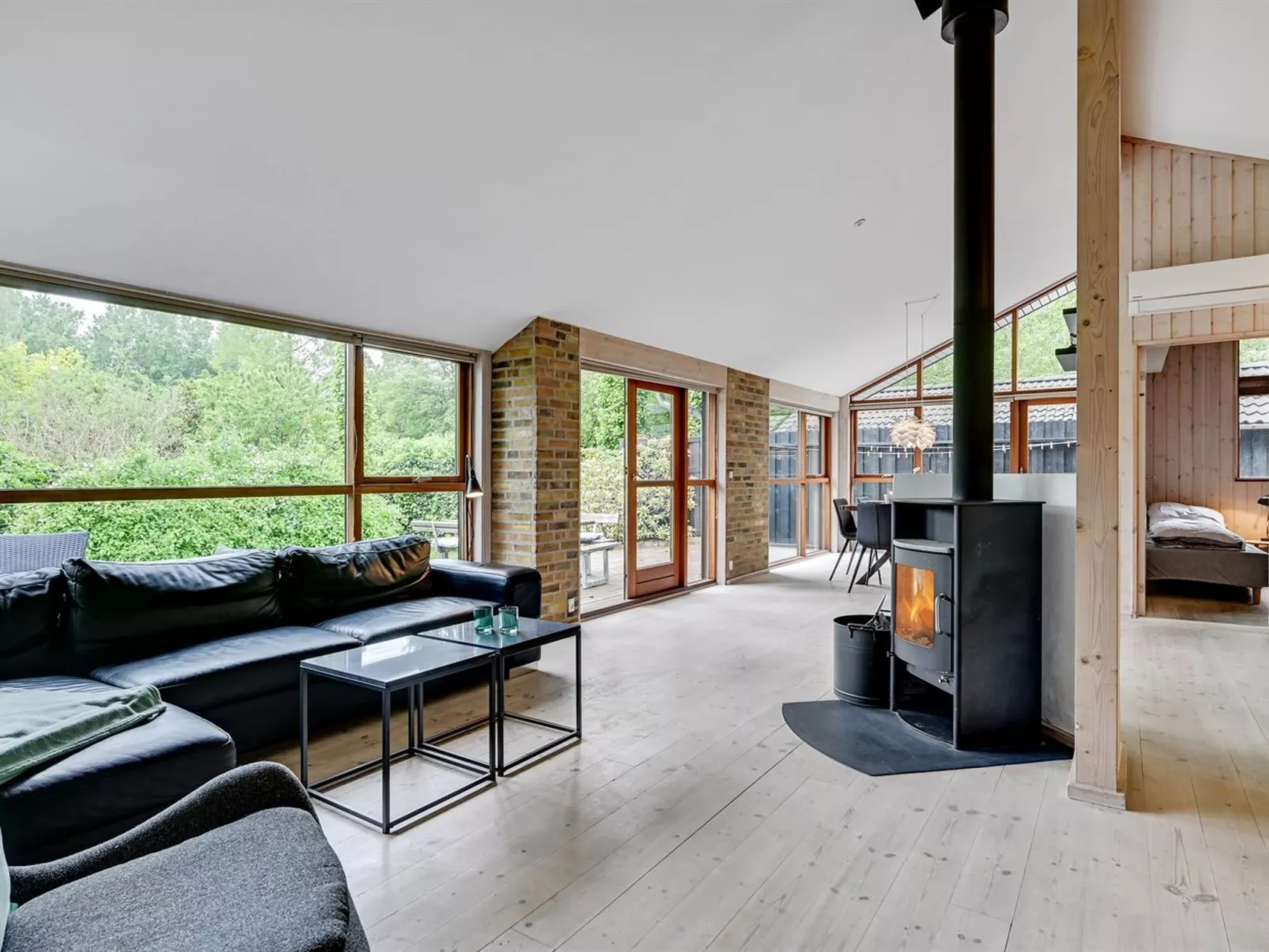 "Gustine" - 300m from the sea-Binnen