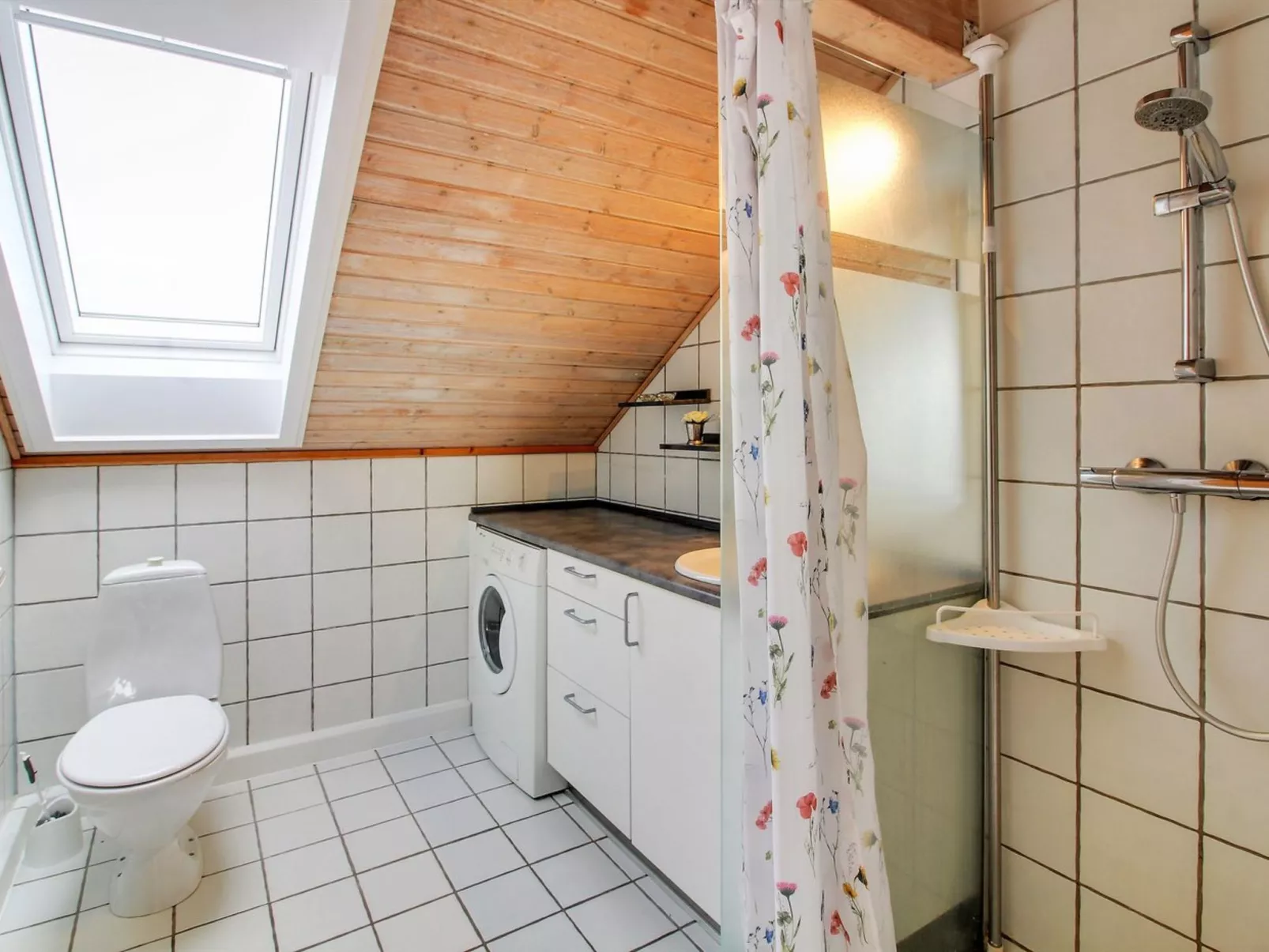 "Arabella" - 2.3km from the sea - Binnen