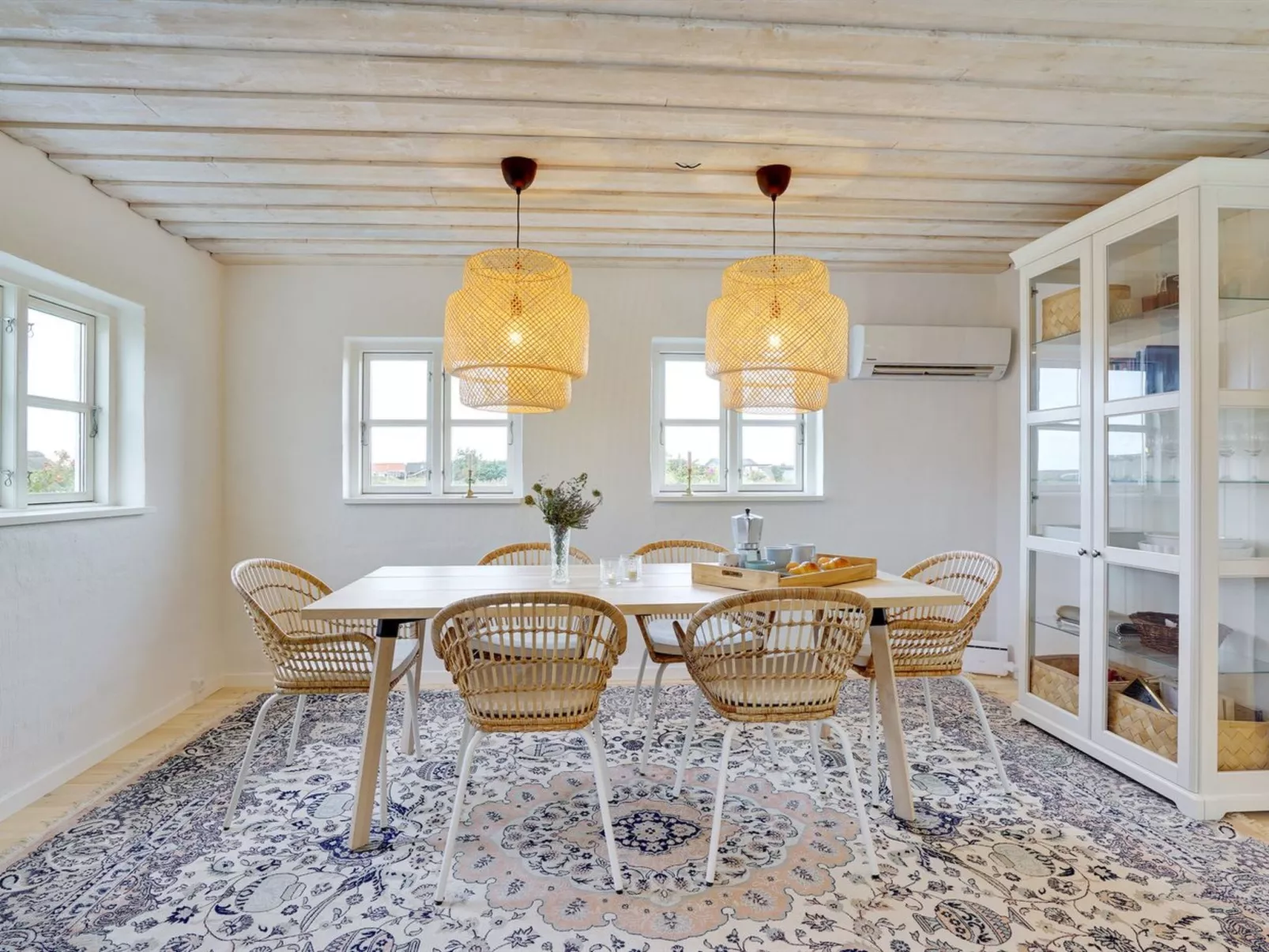 "Meindor" - 350m from the sea-Binnen