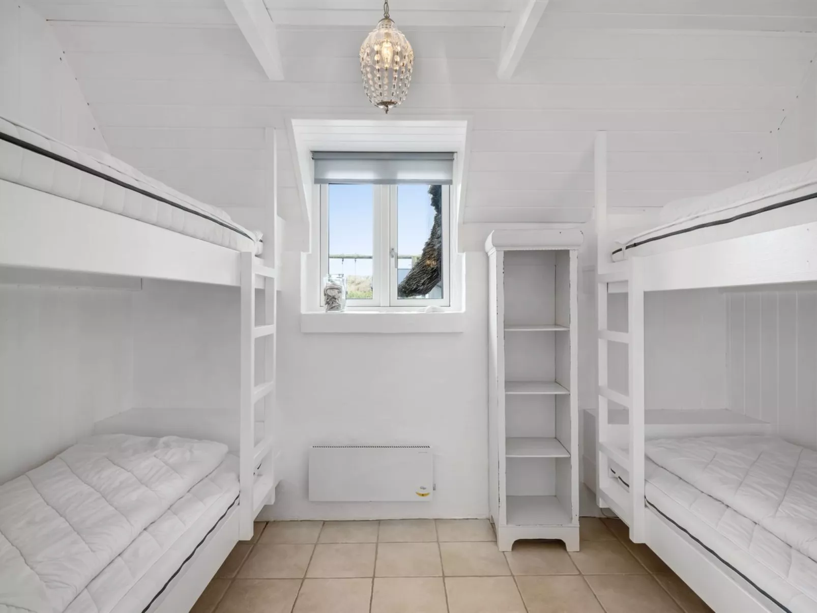 "Annielle" -  from the sea-Binnen