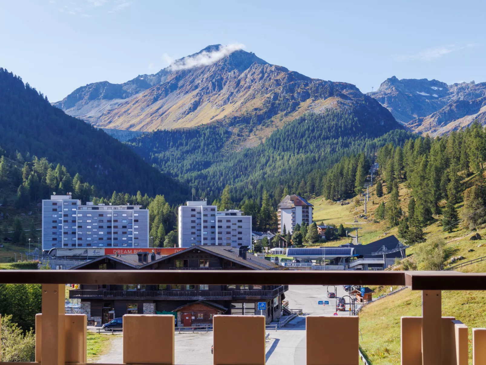 Dents Rousses B4-Buiten