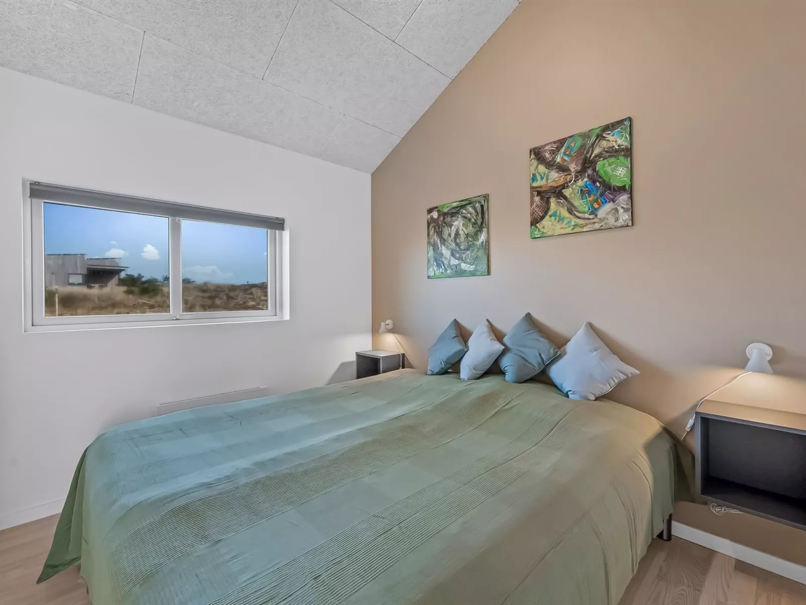 "Niesina" -  from the sea-Binnen