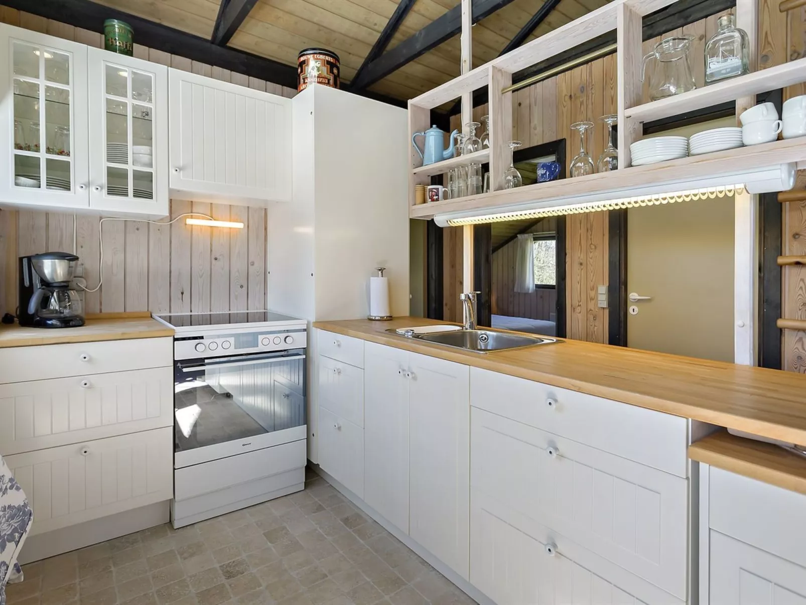 "Guthki" - 275m from the sea-Binnen