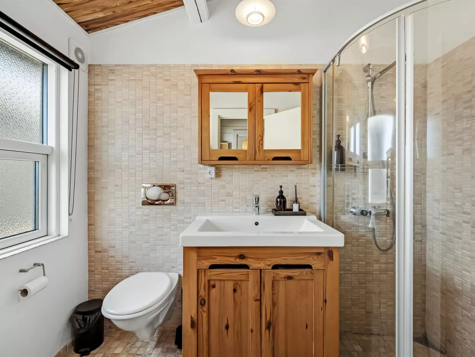 "Arbnora" - 400m from the sea-Binnen