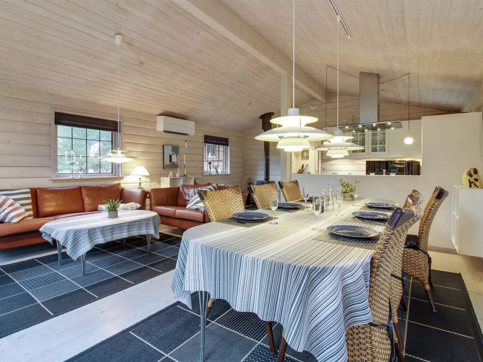 "Jo" - 1.2km from the sea-Binnen