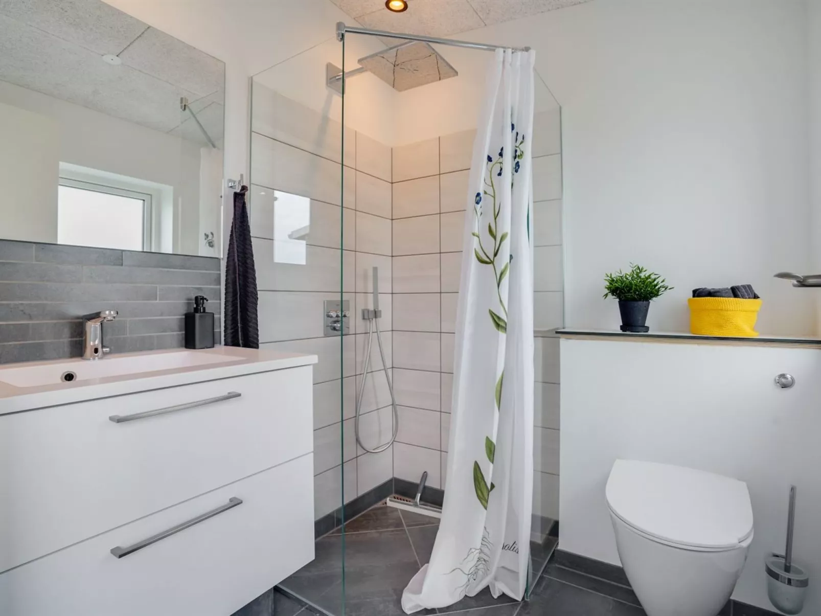 "Alyna" - 200m from the sea-Binnen