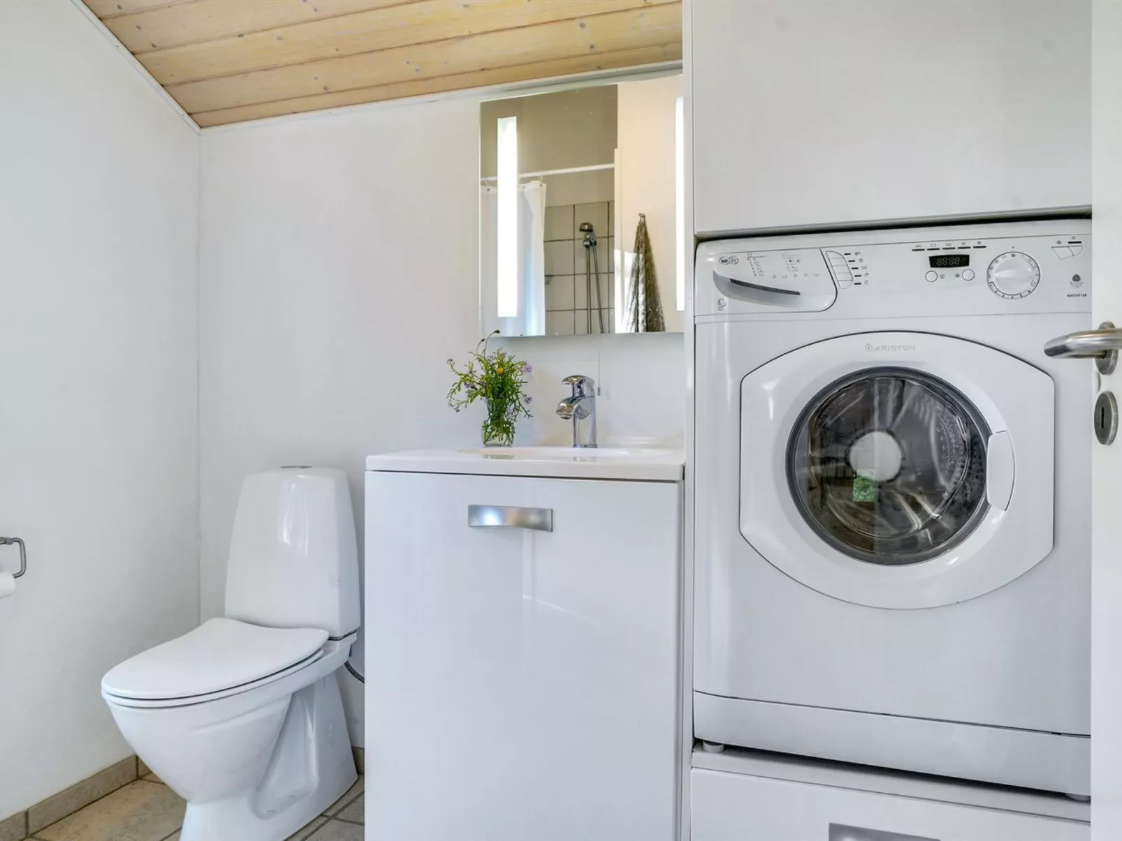 "Tishon" - 100m from the sea-Binnen