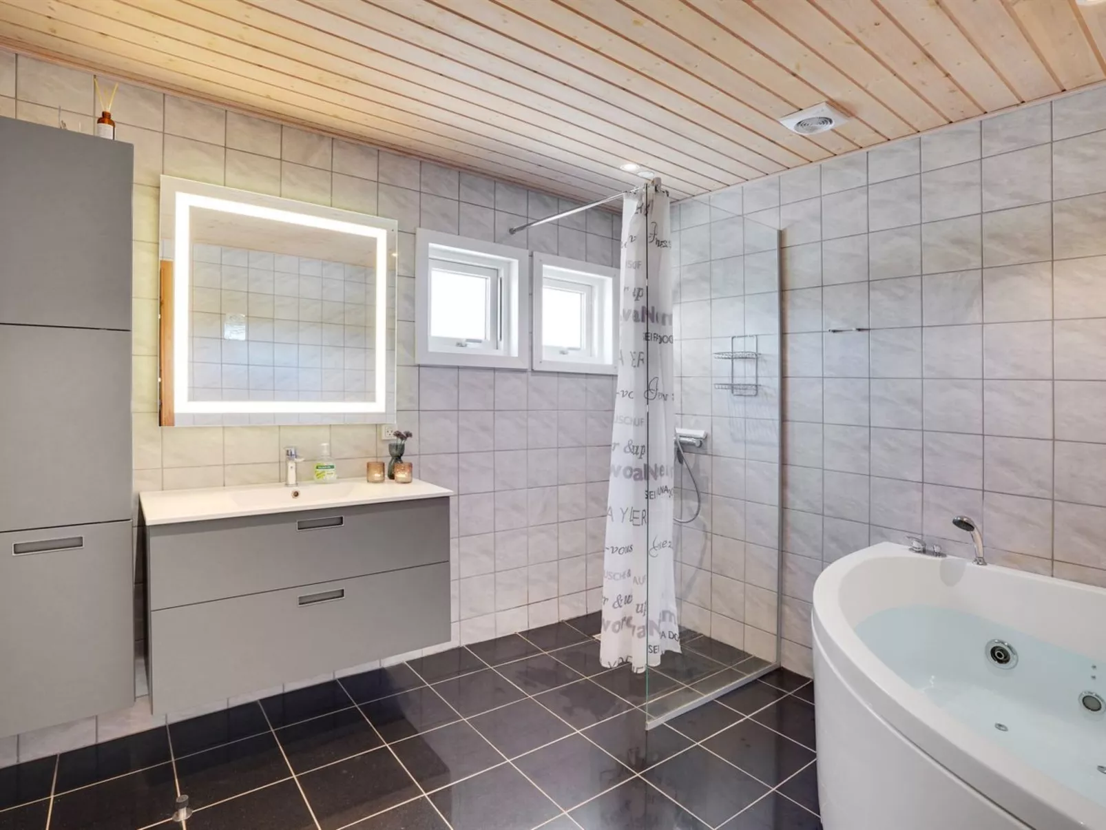 "Eliena" - 500m from the sea-Binnen