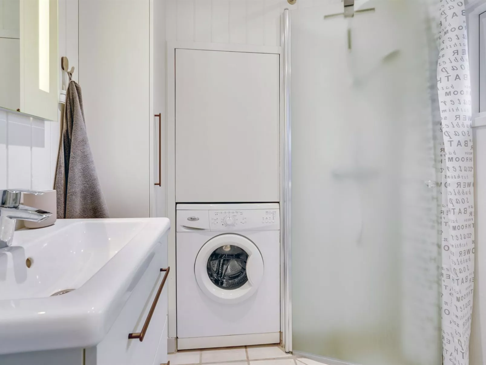 "Nina" - 700m to the fjord-Binnen