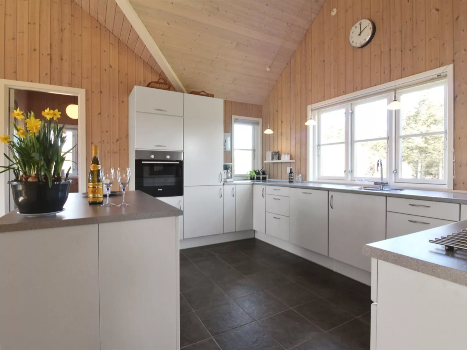 "Tilda" - 275m from the sea-Binnen