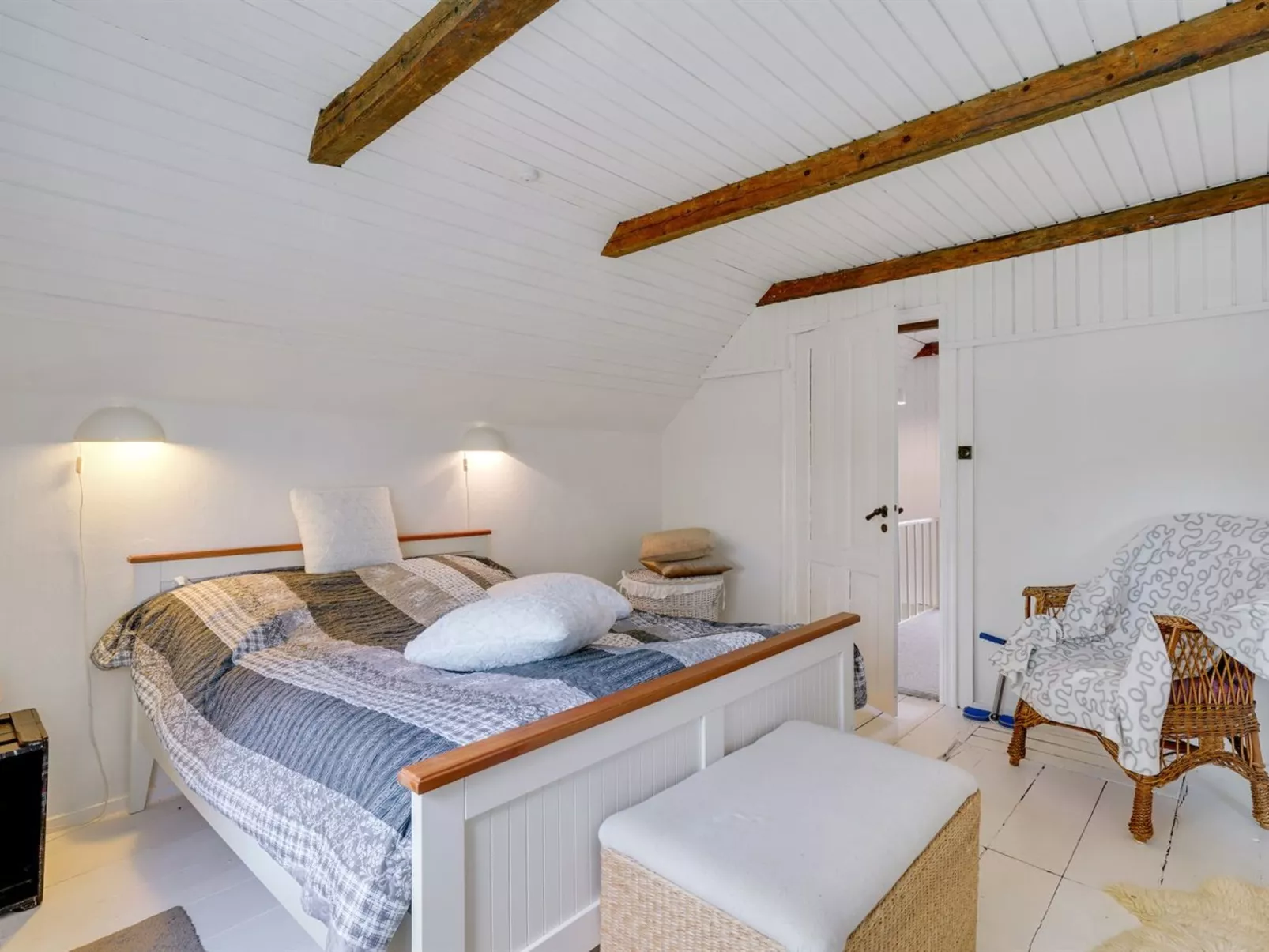 "Nevis" - 1.5km from the sea-Binnen