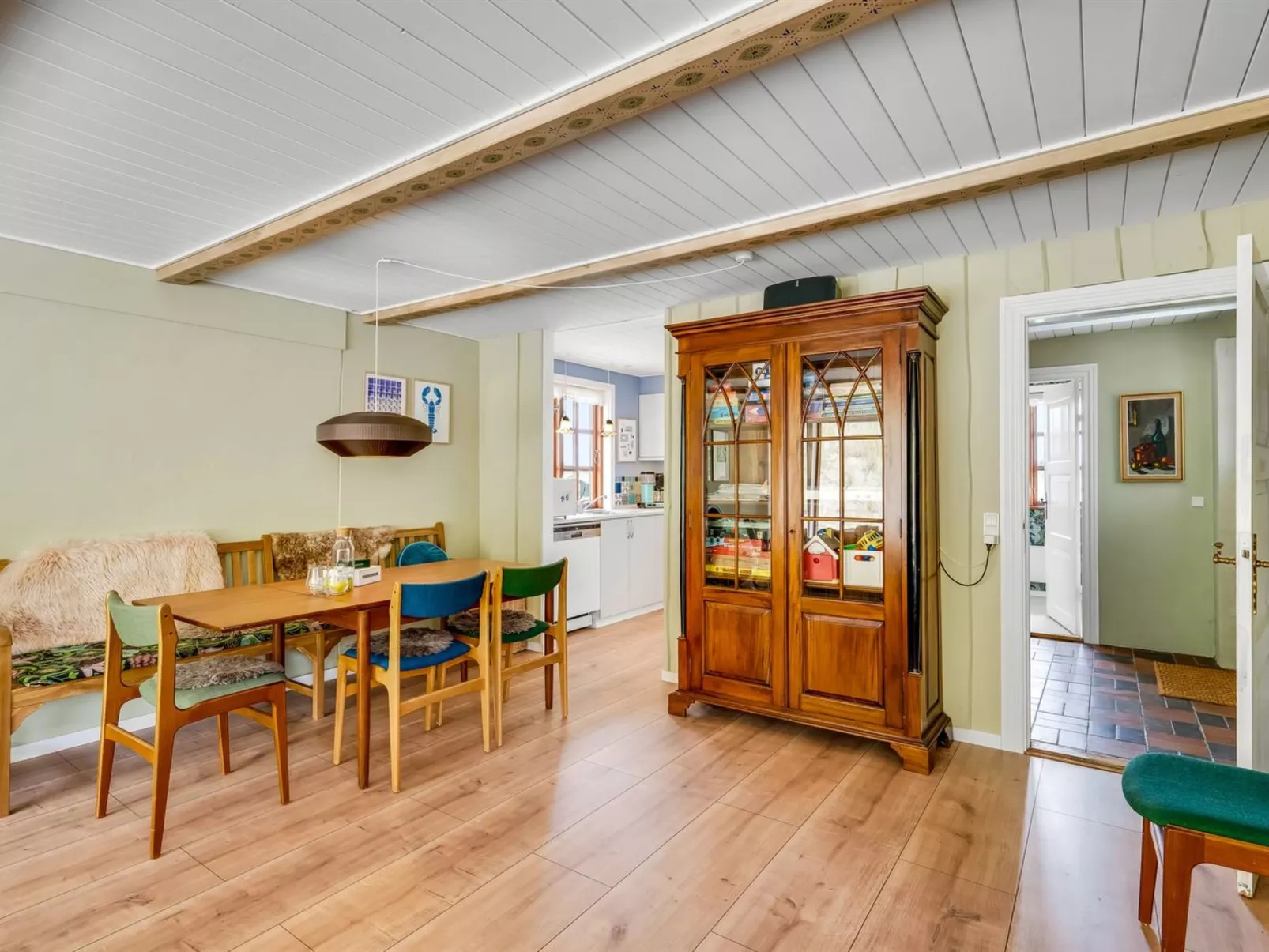 "Zora" - 100m from the sea-Binnen