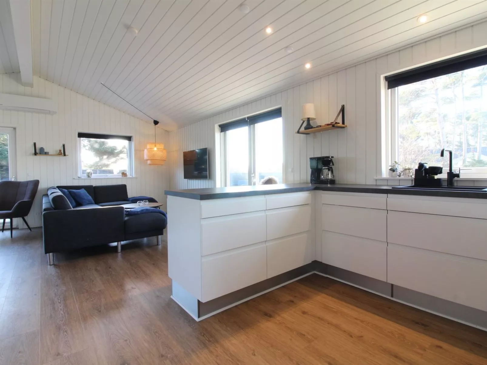 "Kamp" - 700m from the sea-Binnen