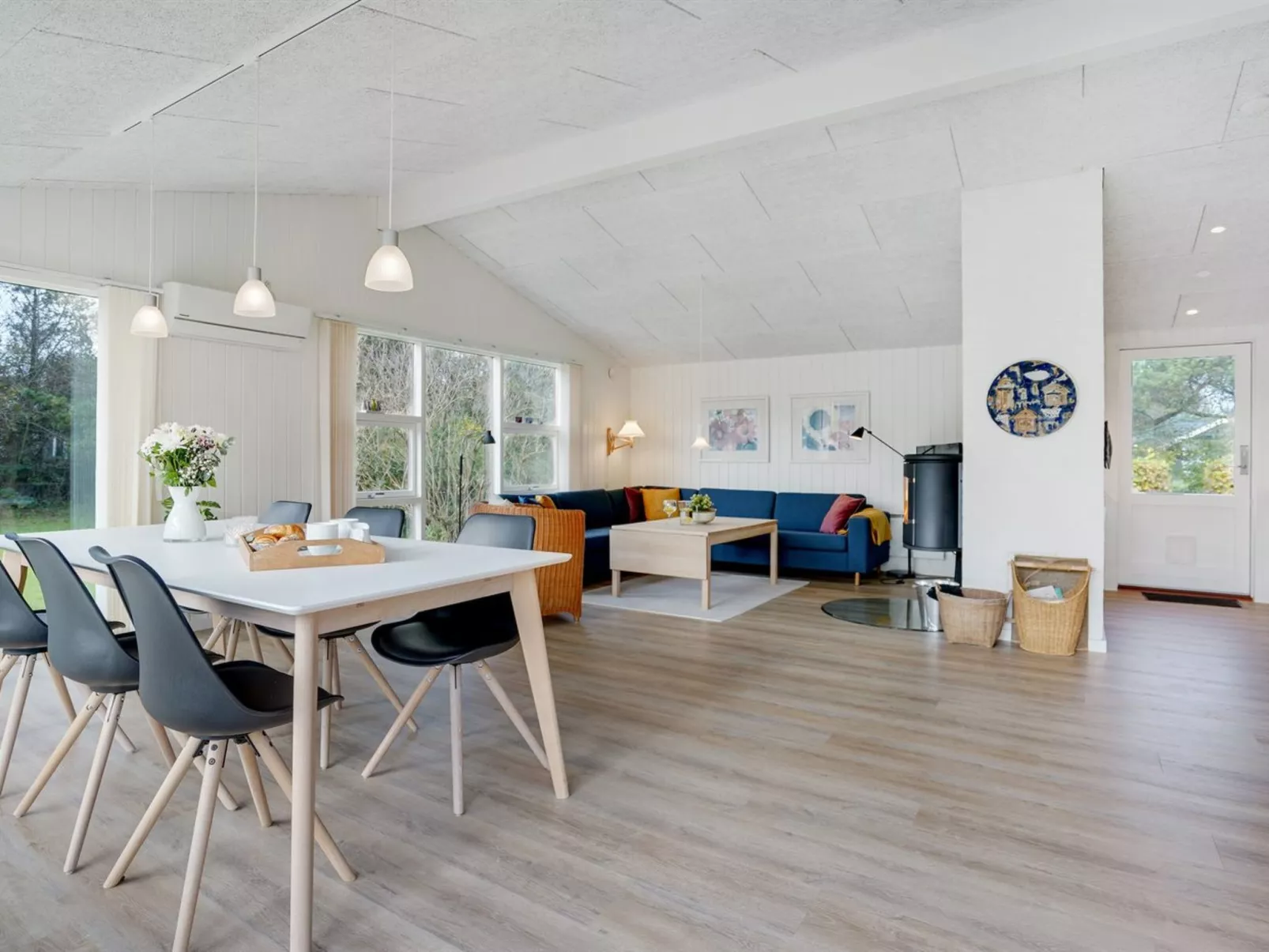 "Ridvan" - 500m from the sea-Binnen