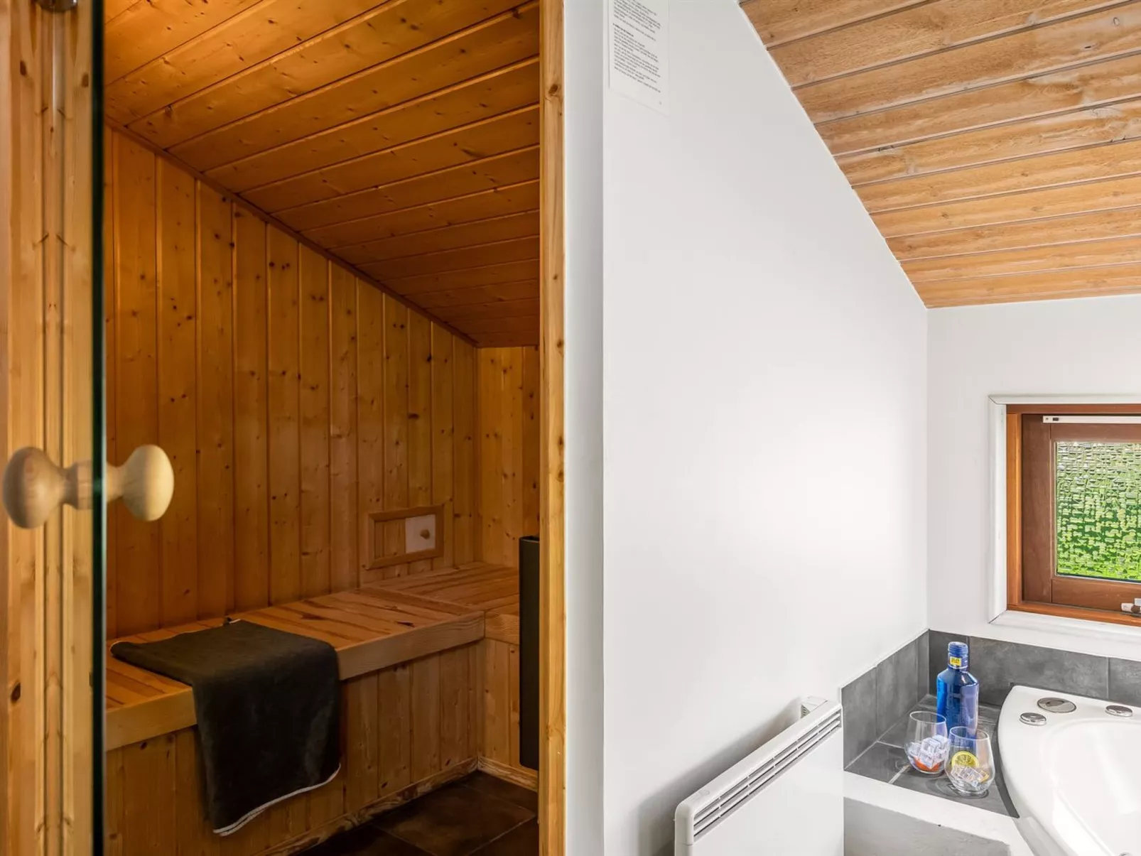 "Emeli" - 1.3km from the sea-Binnen