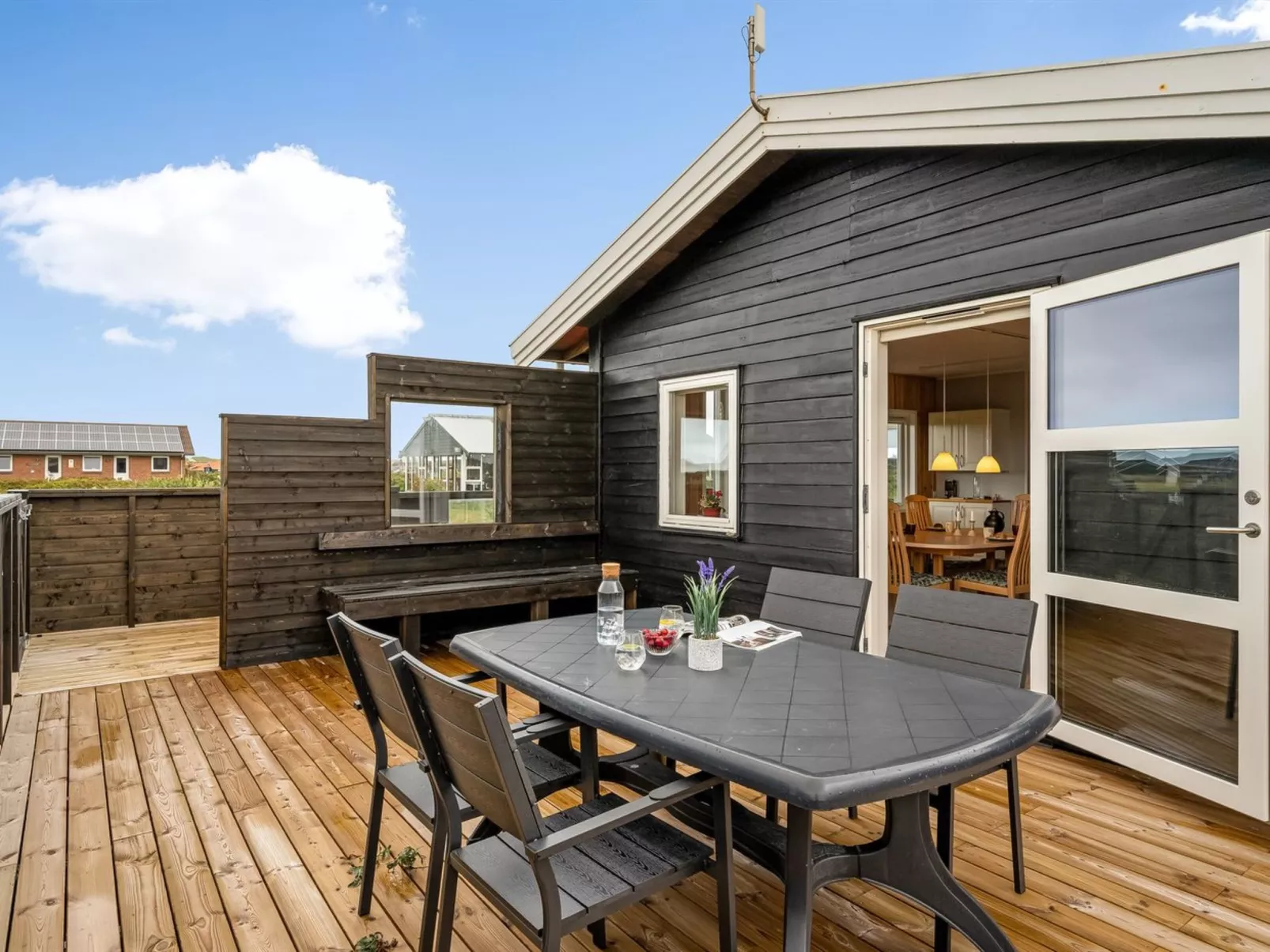 "Viveka" - 500m from the sea-Buiten