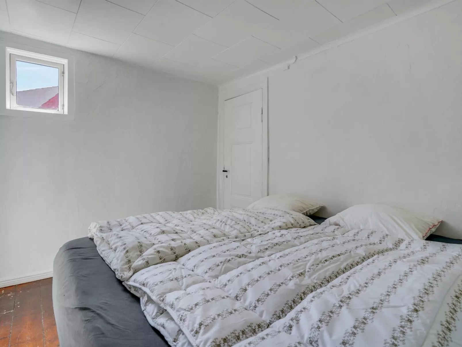 "Laust" - 250m from the sea-Binnen