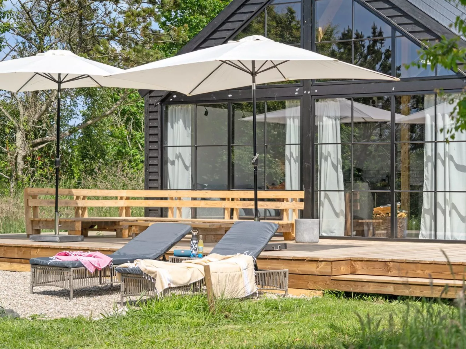 "Henrik" - 100m from the sea-Buiten