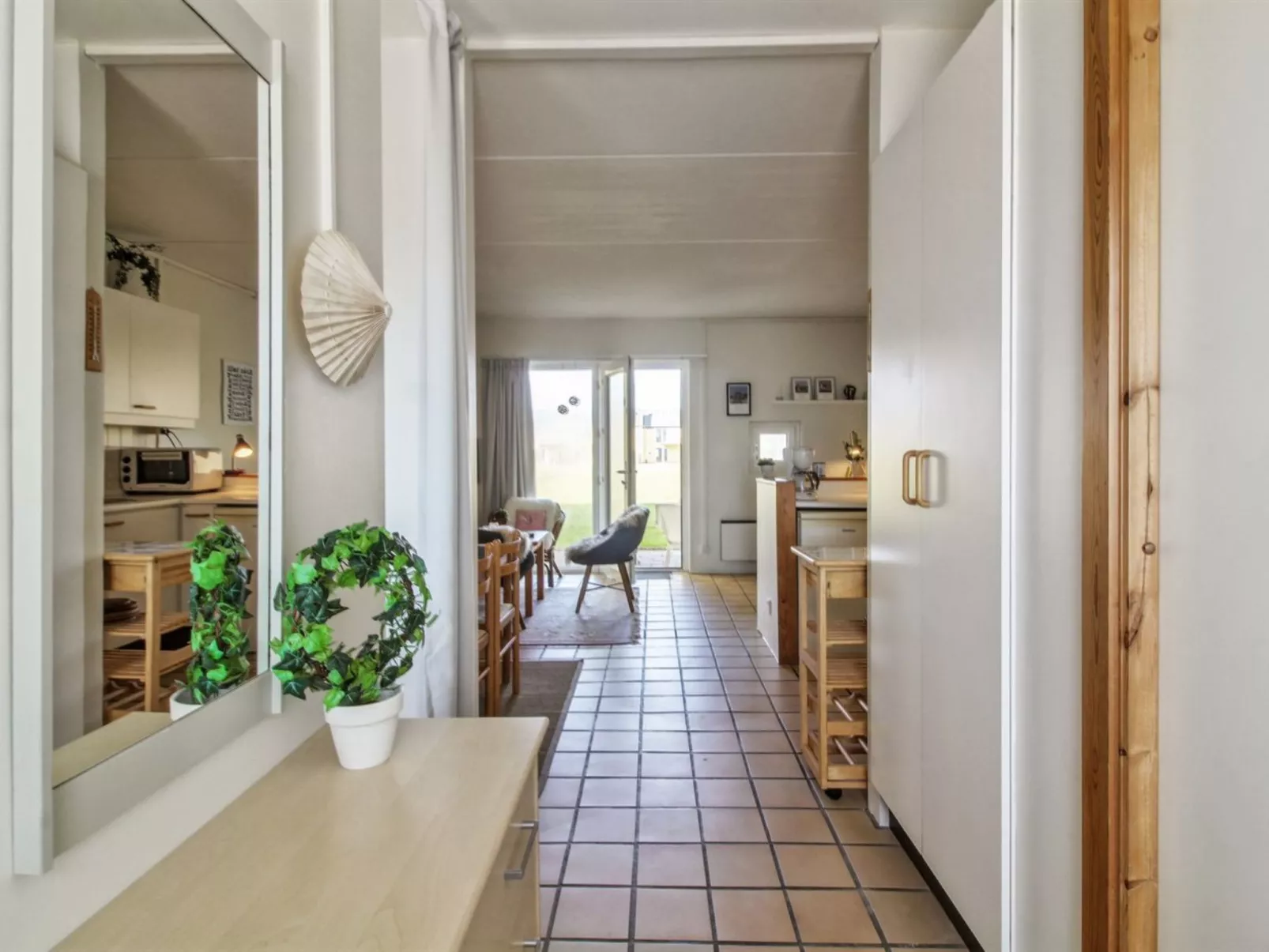 "Solveg" - 150m from the sea-Binnen