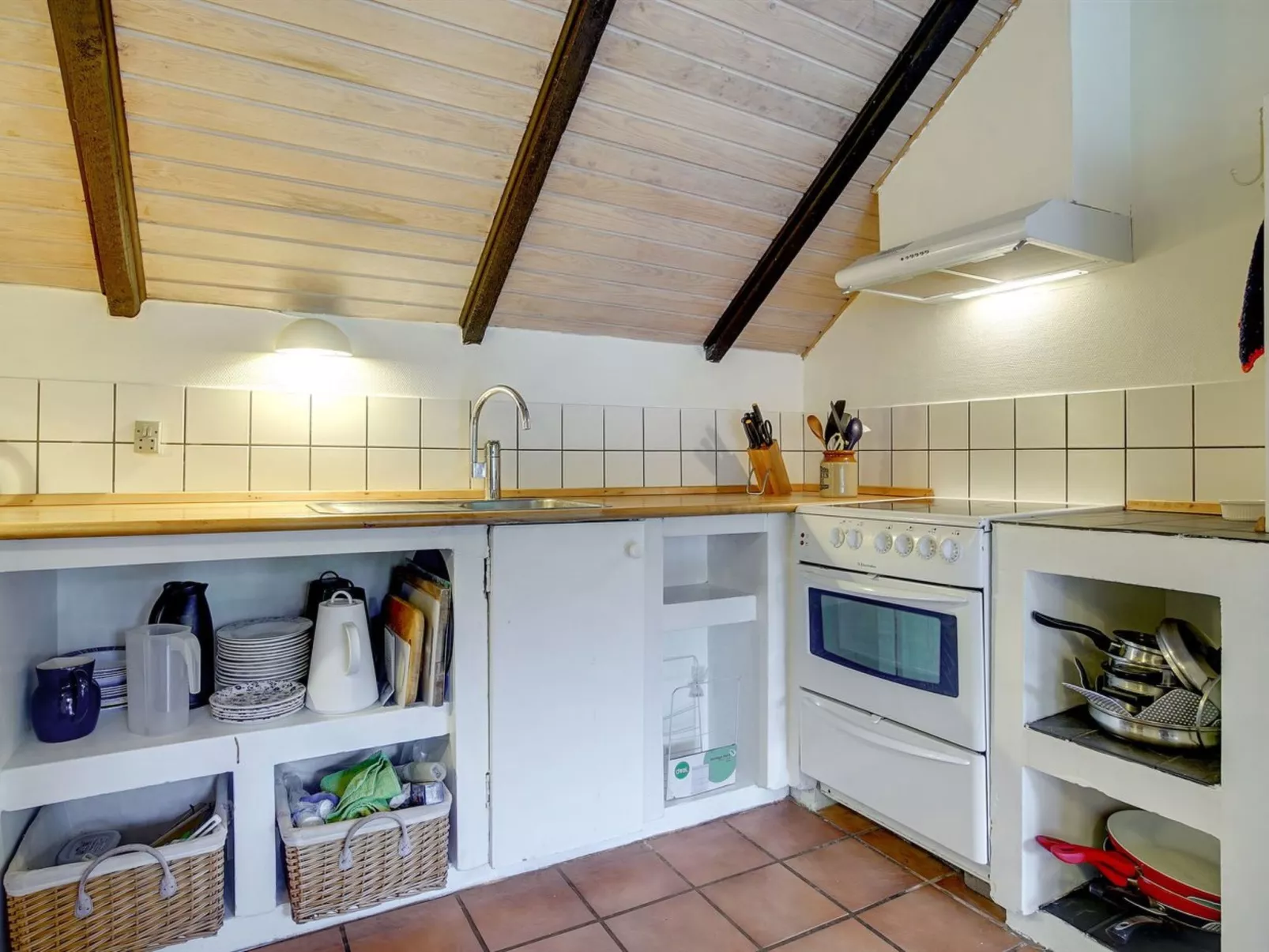 "Arnfin" - 160m from the sea-Binnen