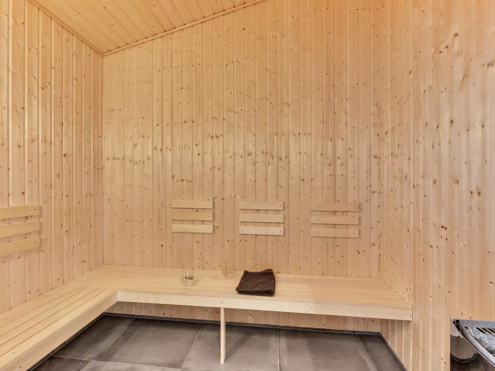 "Lassi" - 950m from the sea-Binnen