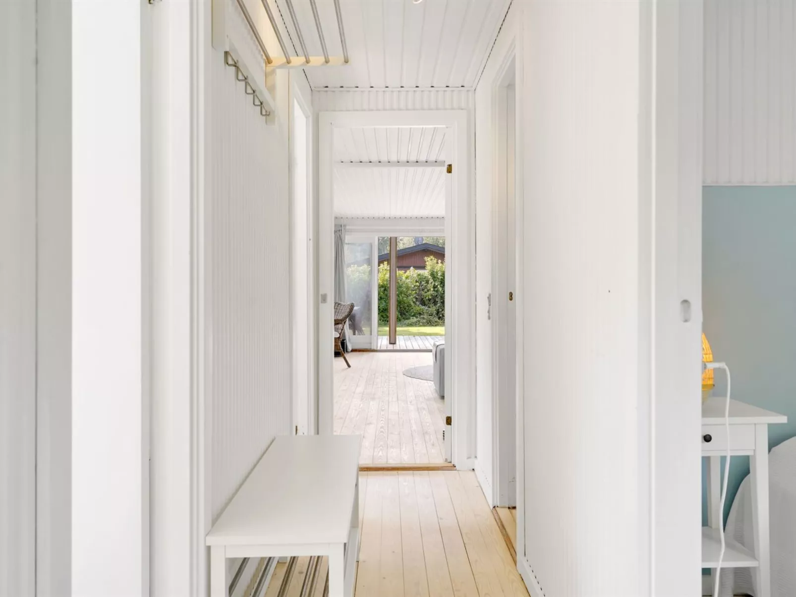 "Aksa" - 400m from the sea-Binnen