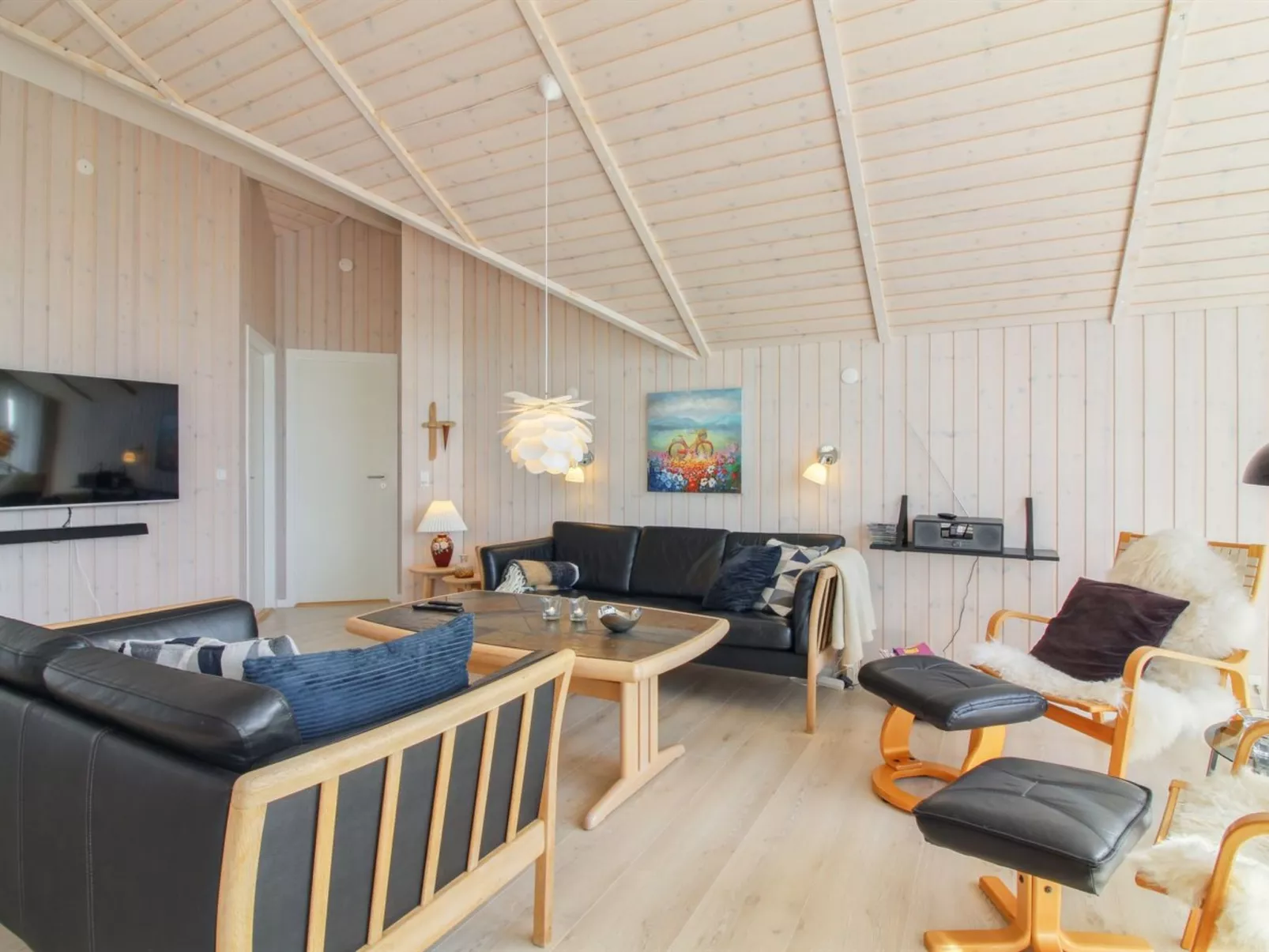 "Mirkka" - 1.5km from the sea-Binnen