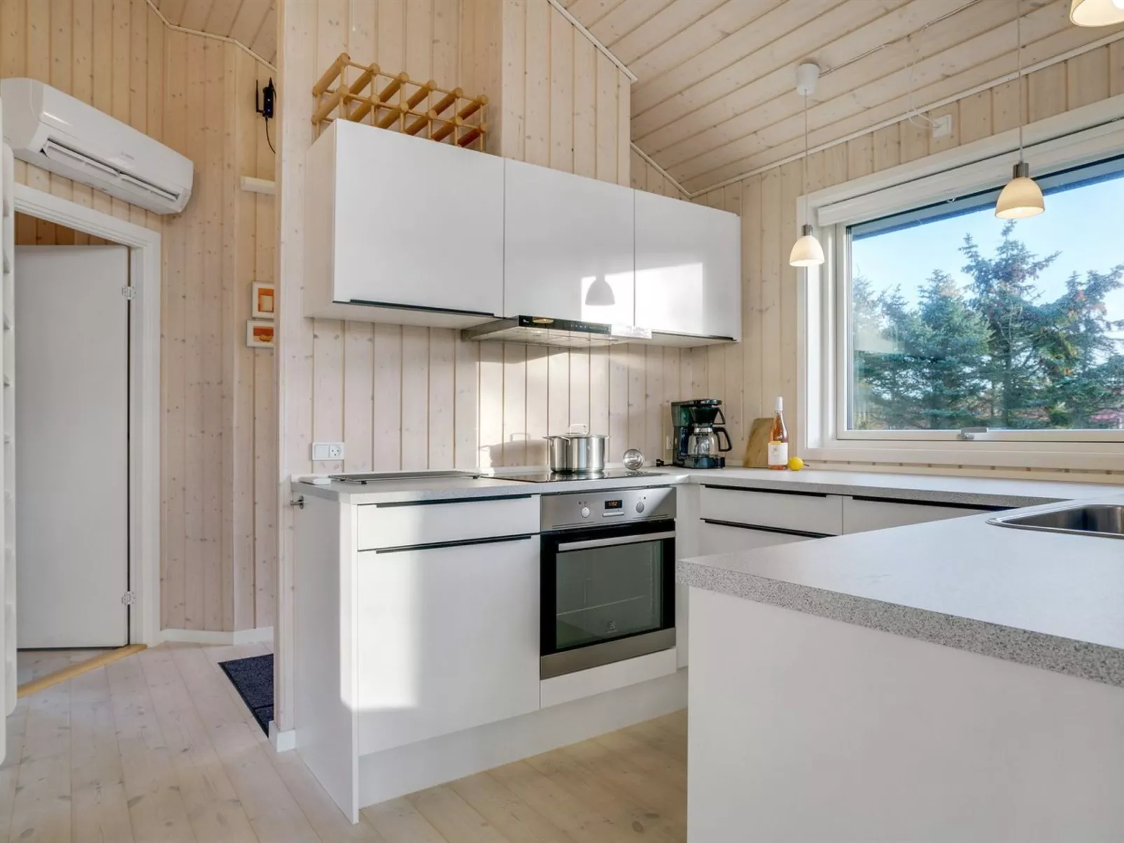 "Tayara" - 300m from the sea-Binnen