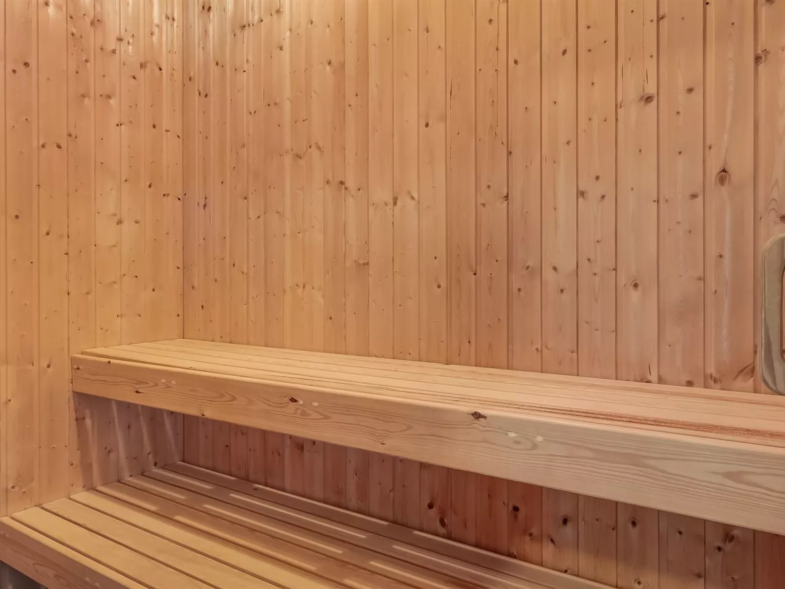 "Amundi" - 3.8km from the sea-Binnen