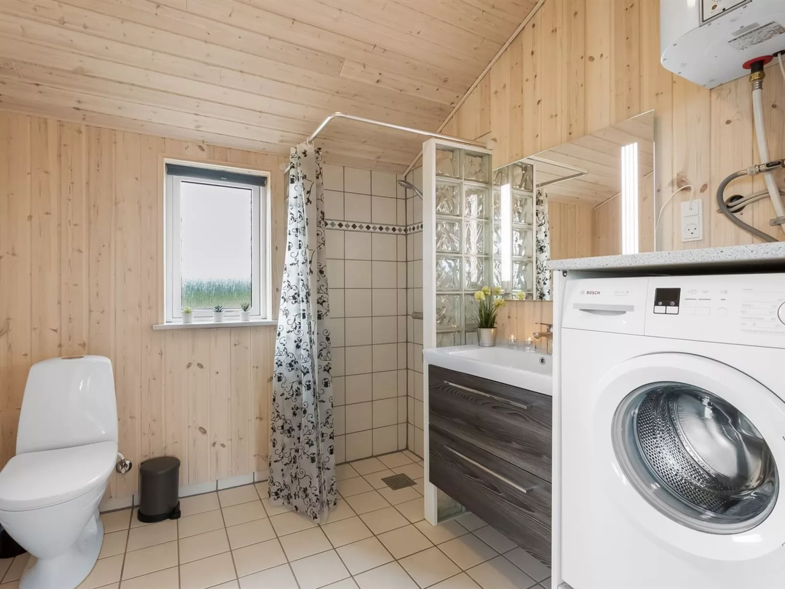 "Clement" - 500m to the fjord-Binnen