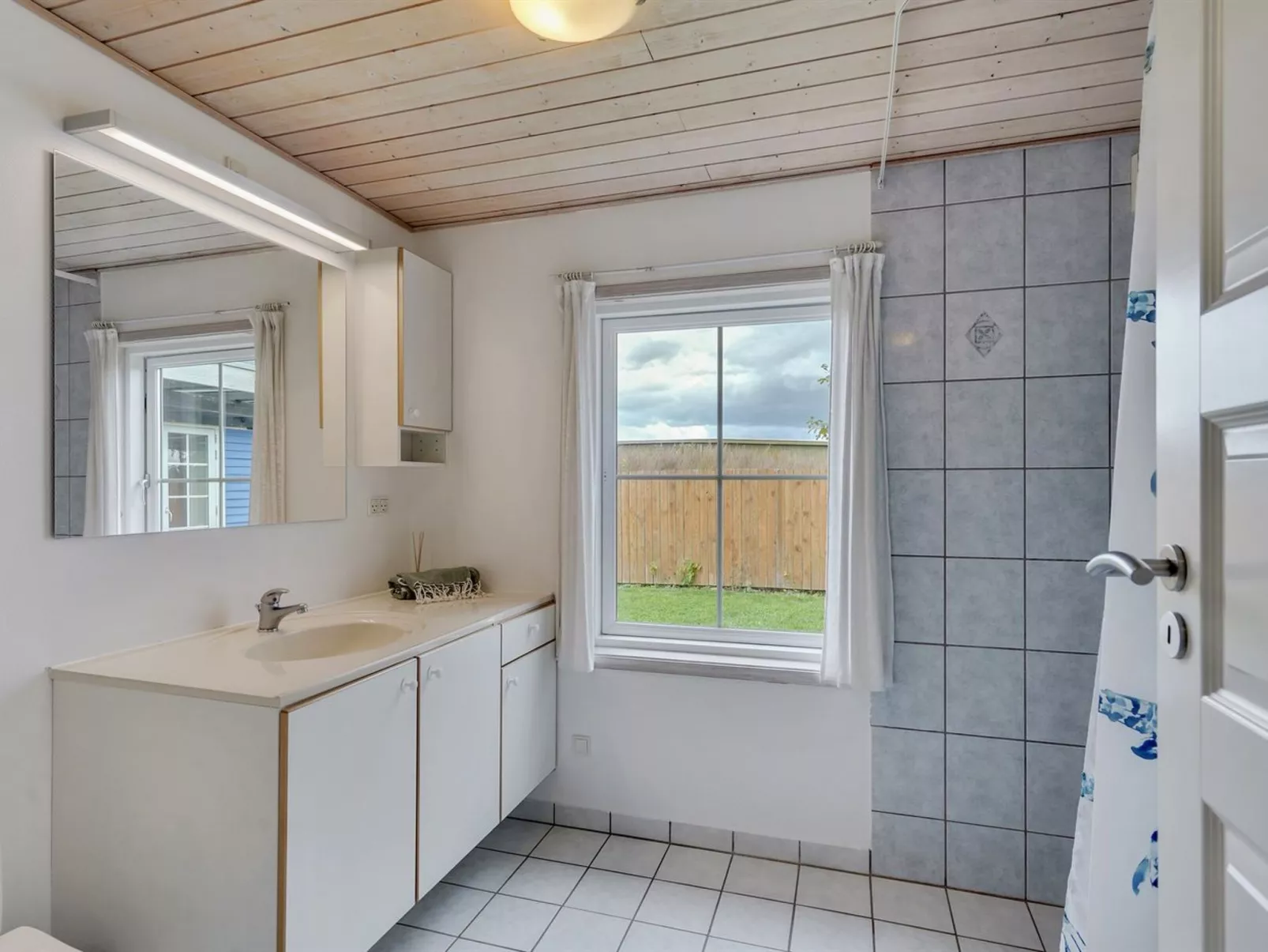 "Tana" - 5m from the sea-Binnen