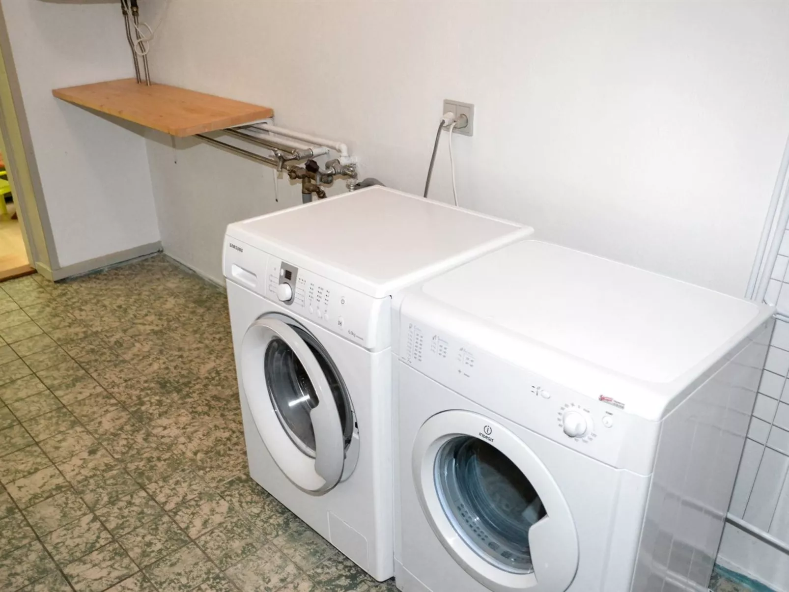 "Sylvie" - 1.5km from the sea-Binnen