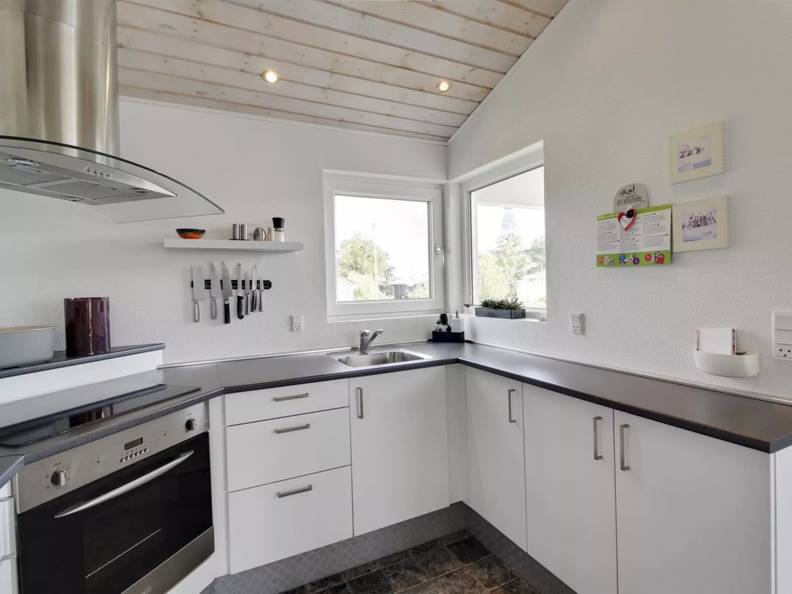 "Emmik" - 150m from the sea-Binnen