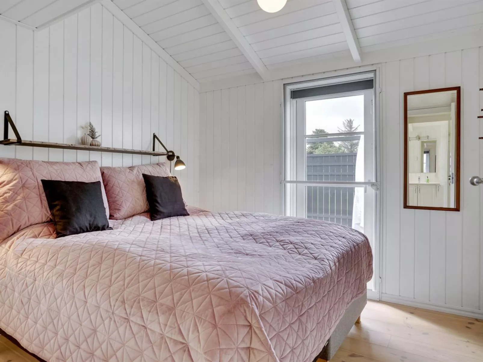 "Antti" - 350m from the sea-Binnen