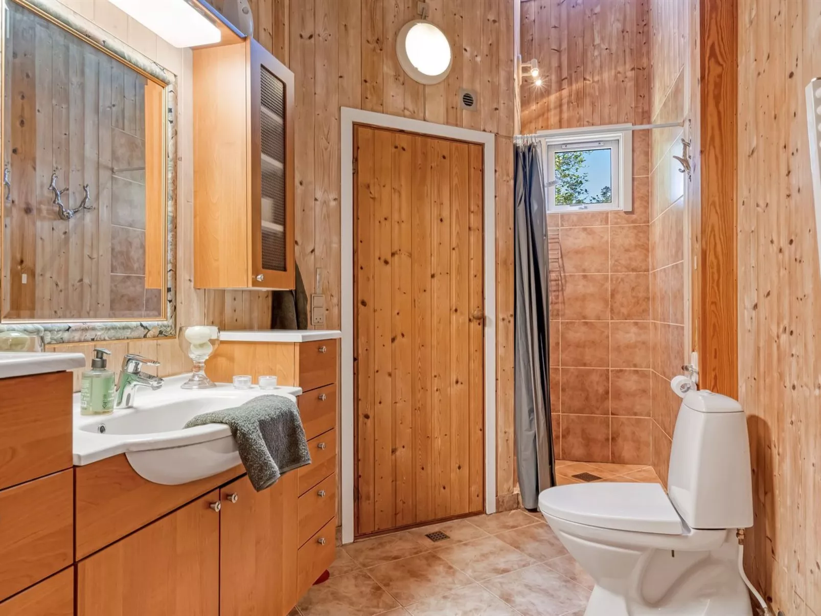 "Annestine" - 200m from the sea-Binnen