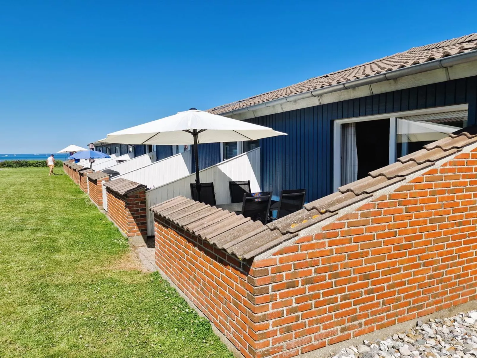 "Emira" - 50m from the sea-Buiten