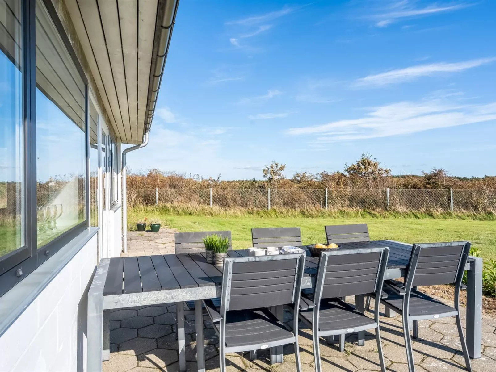 "Dunja" - 200m to the fjord-Buiten