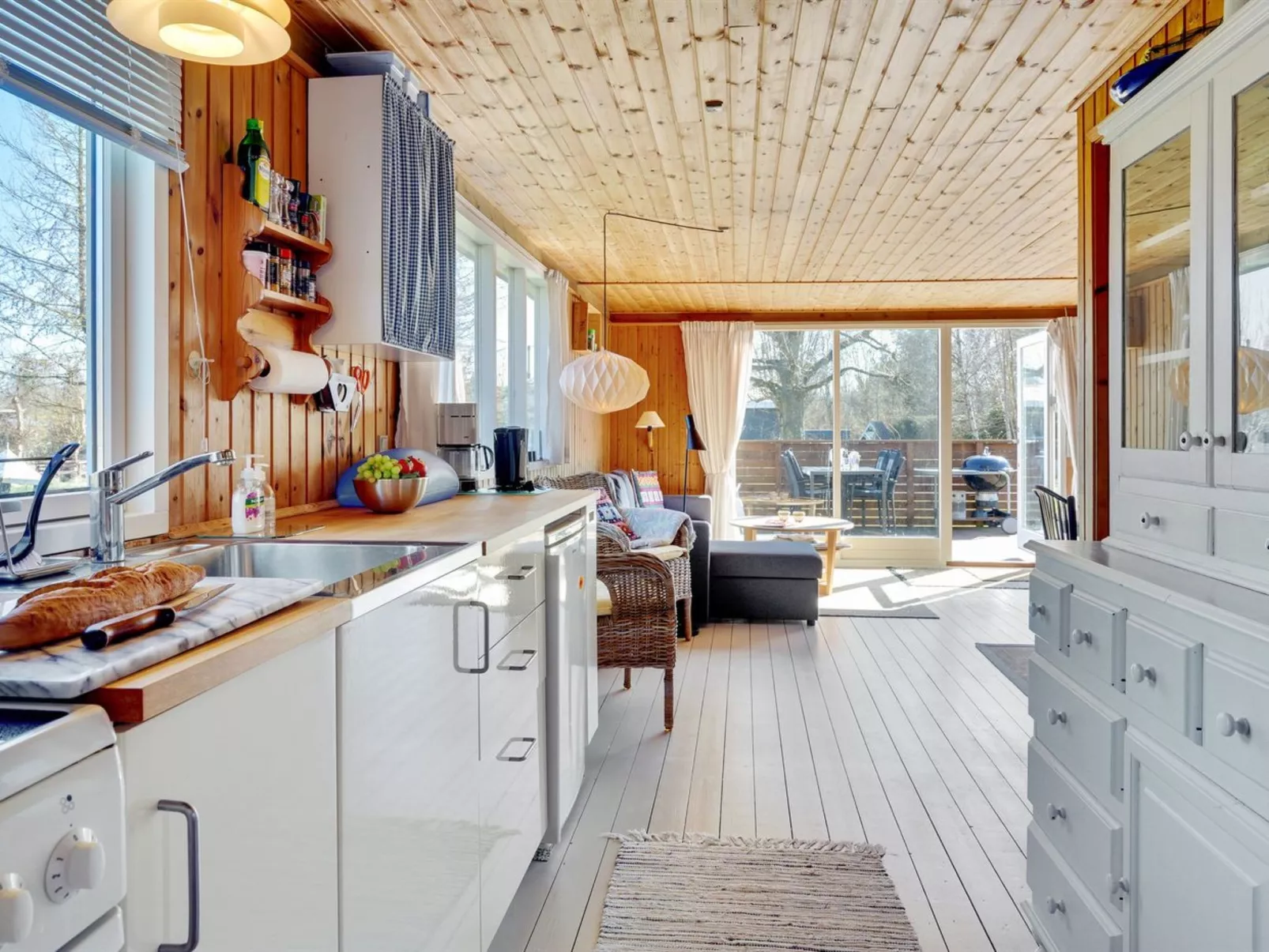 "Julla" - 1.5km from the sea-Binnen