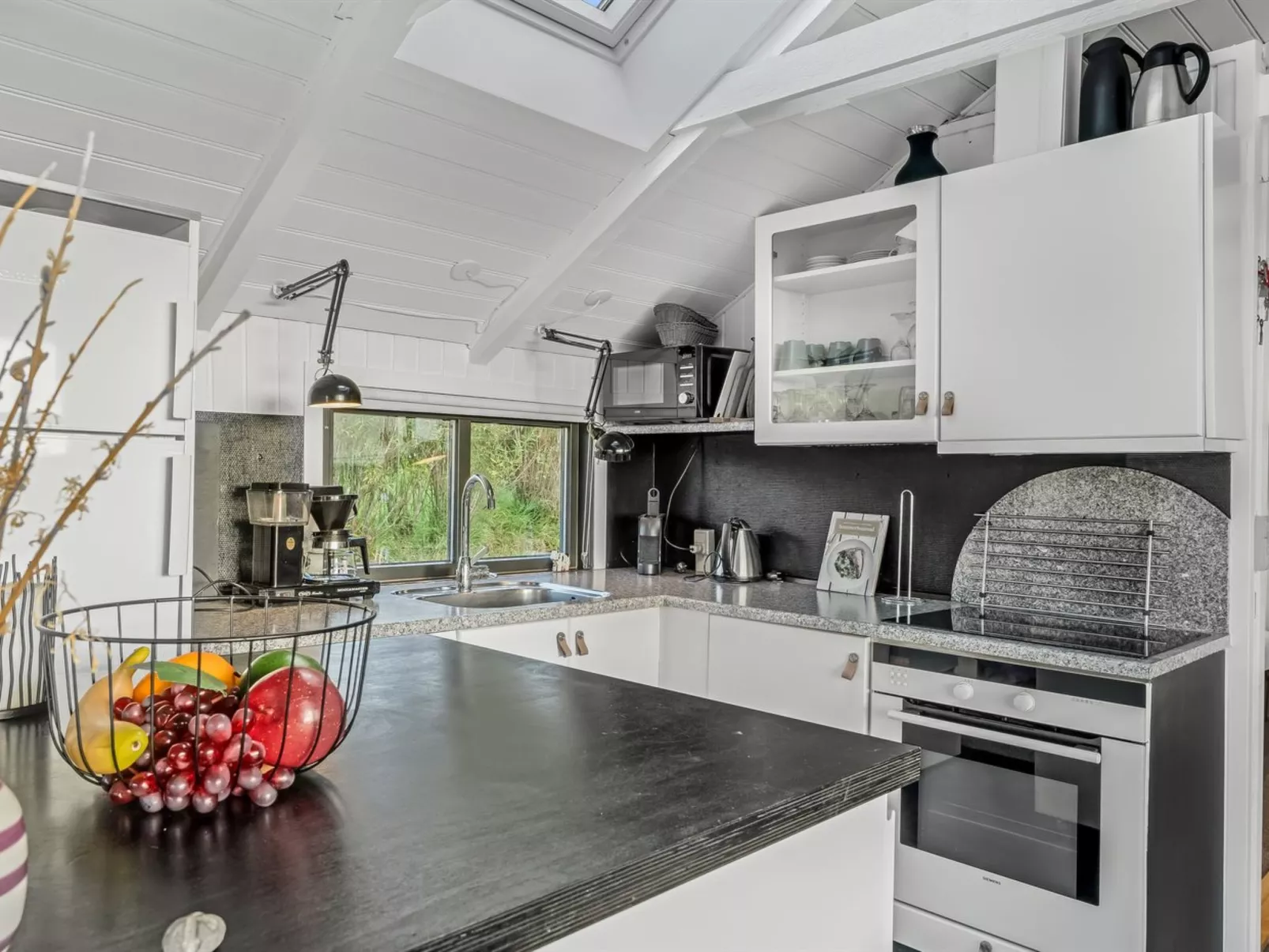 "Aksinja" - 250m to the fjord-Binnen