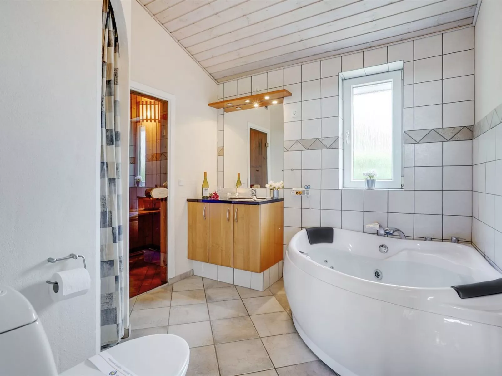 "Kajana" - 400m from the sea-Binnen