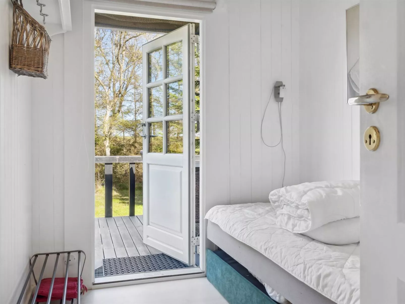 "Arild" - 10m from the sea-Binnen