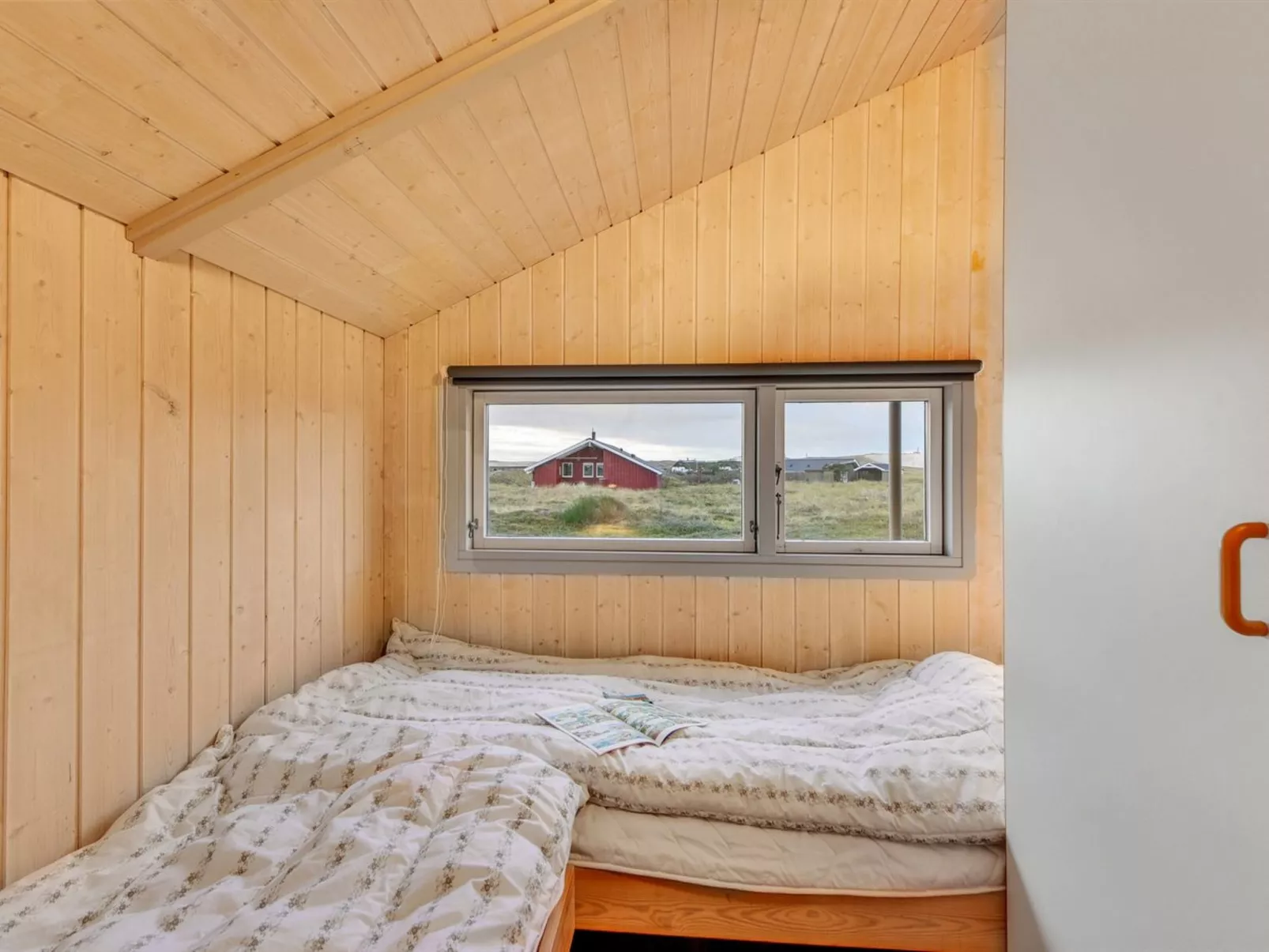 "Durita" - 600m to the fjord-Binnen