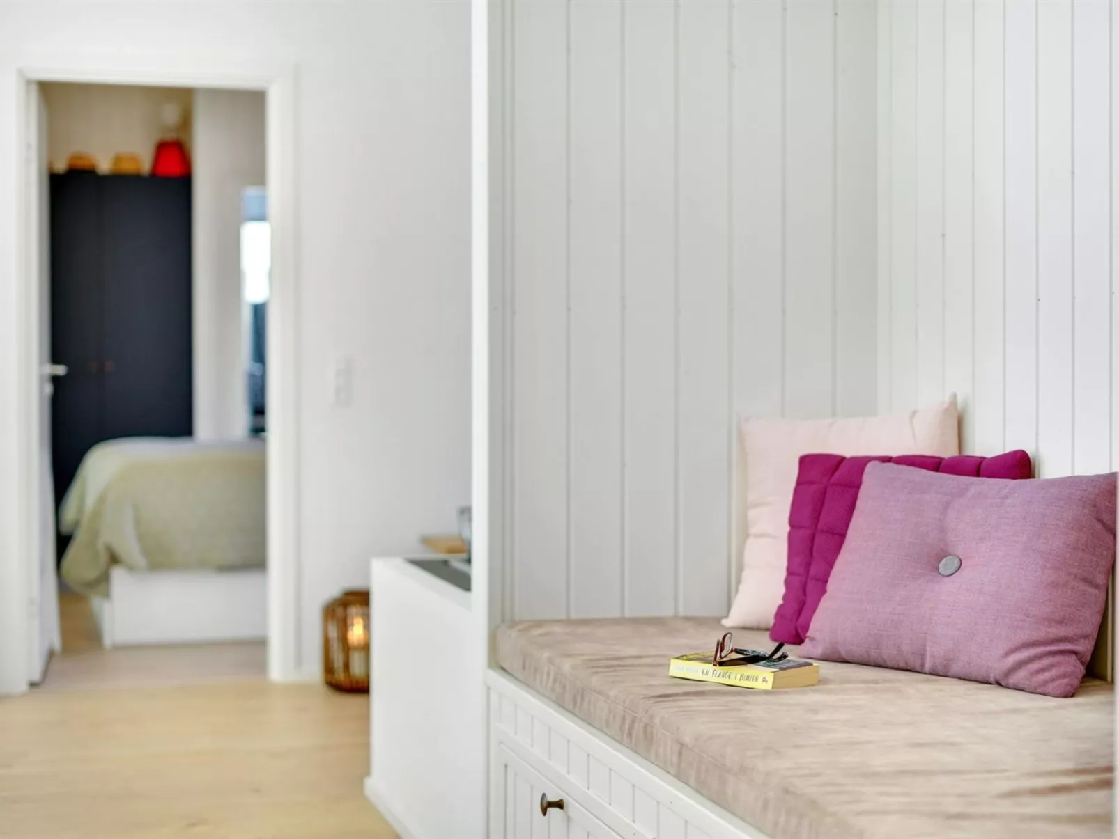 "Iwa" - 475m from the sea-Binnen