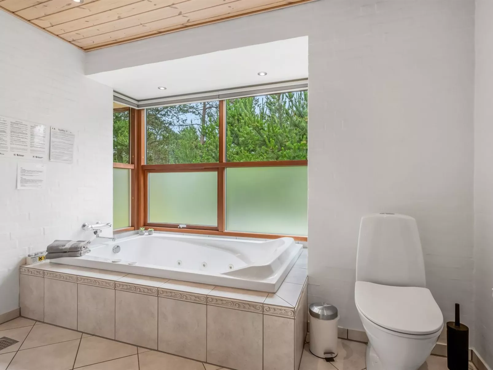 "Thormar" - 1.5km from the sea-Binnen