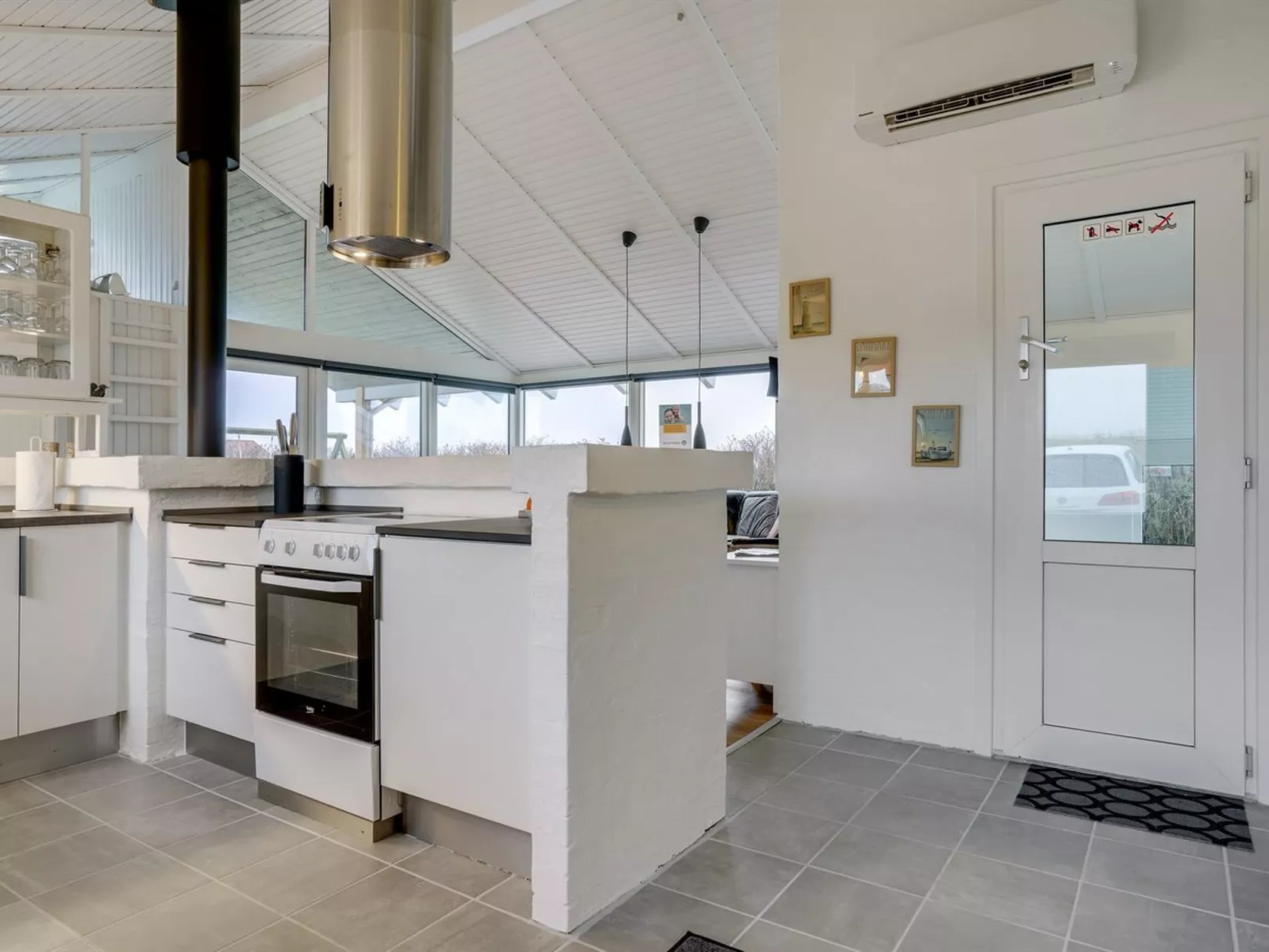 "Hilkka" - 500m from the sea-Binnen