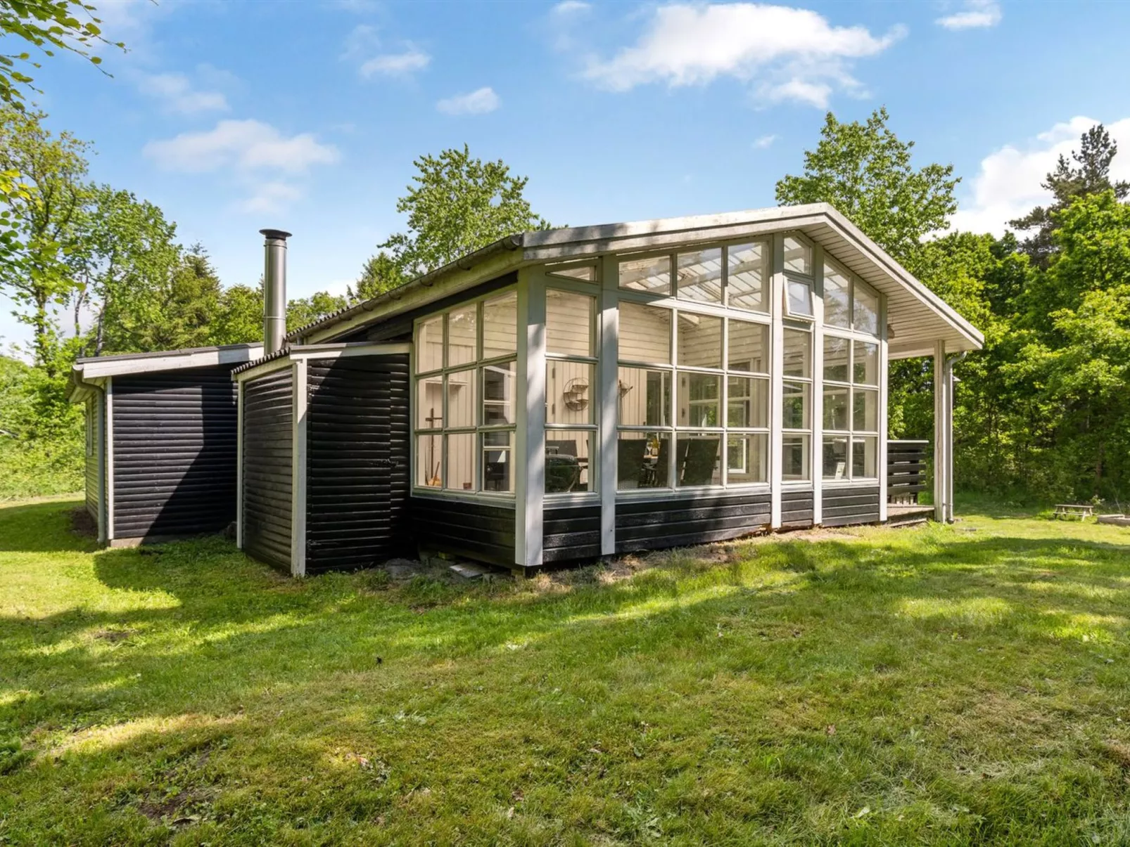 "Gunward" - 1.5km from the sea-Buiten