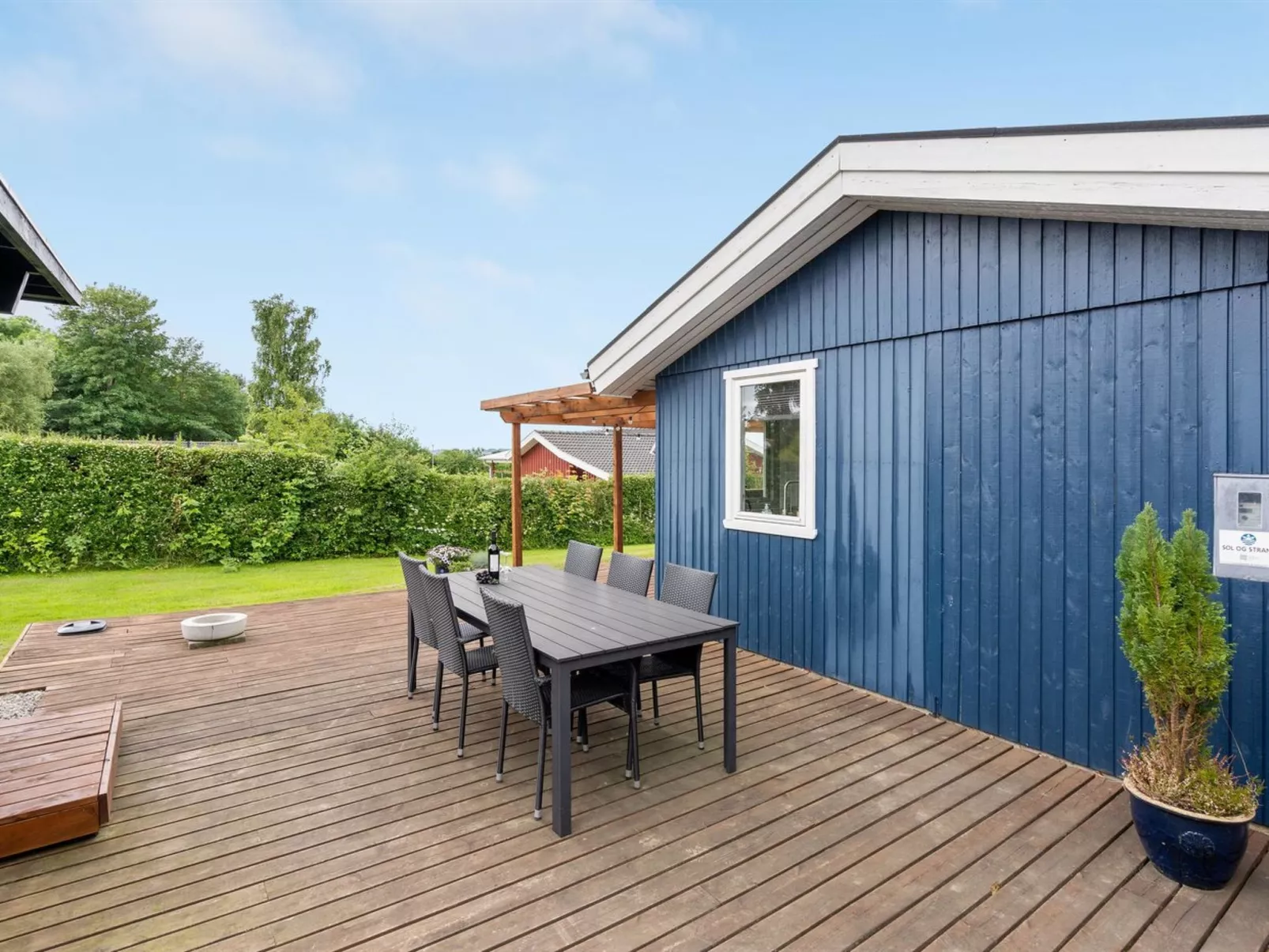 "Roar" - 500m from the sea-Buiten