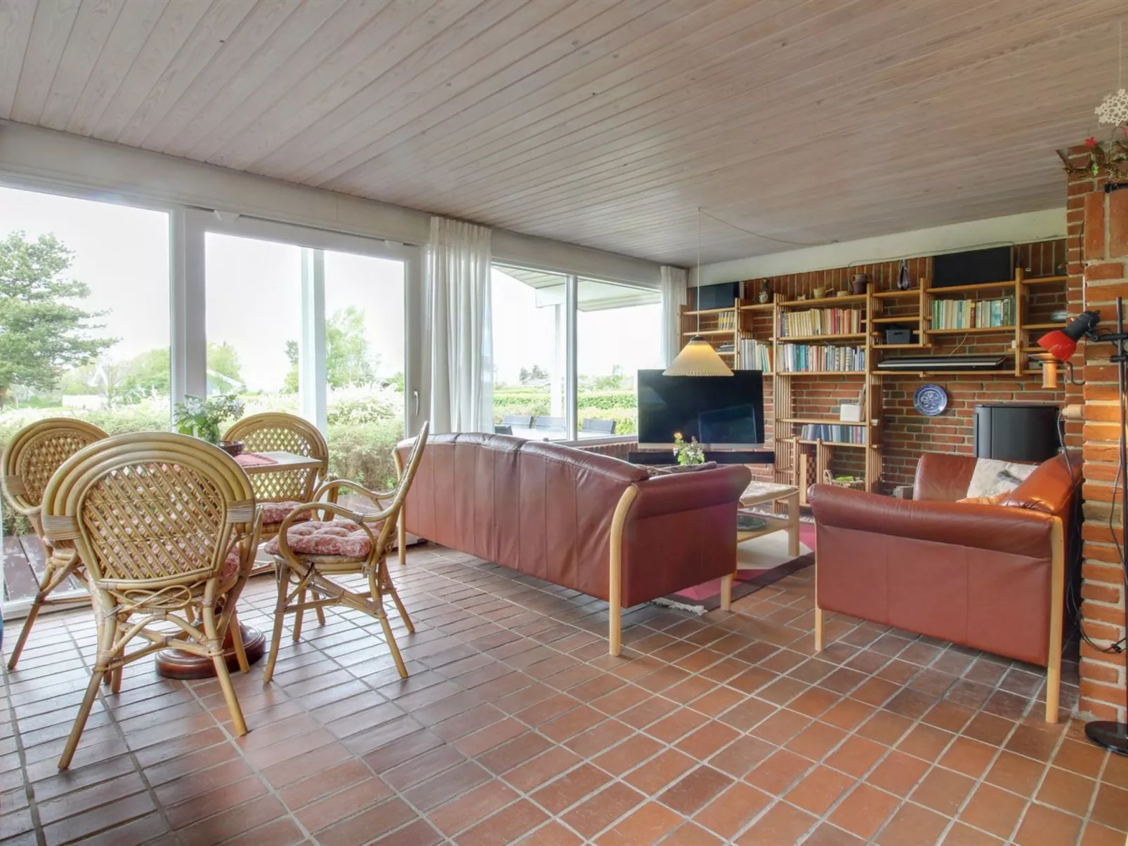 "Ioar" - 200m to the fjord-Binnen